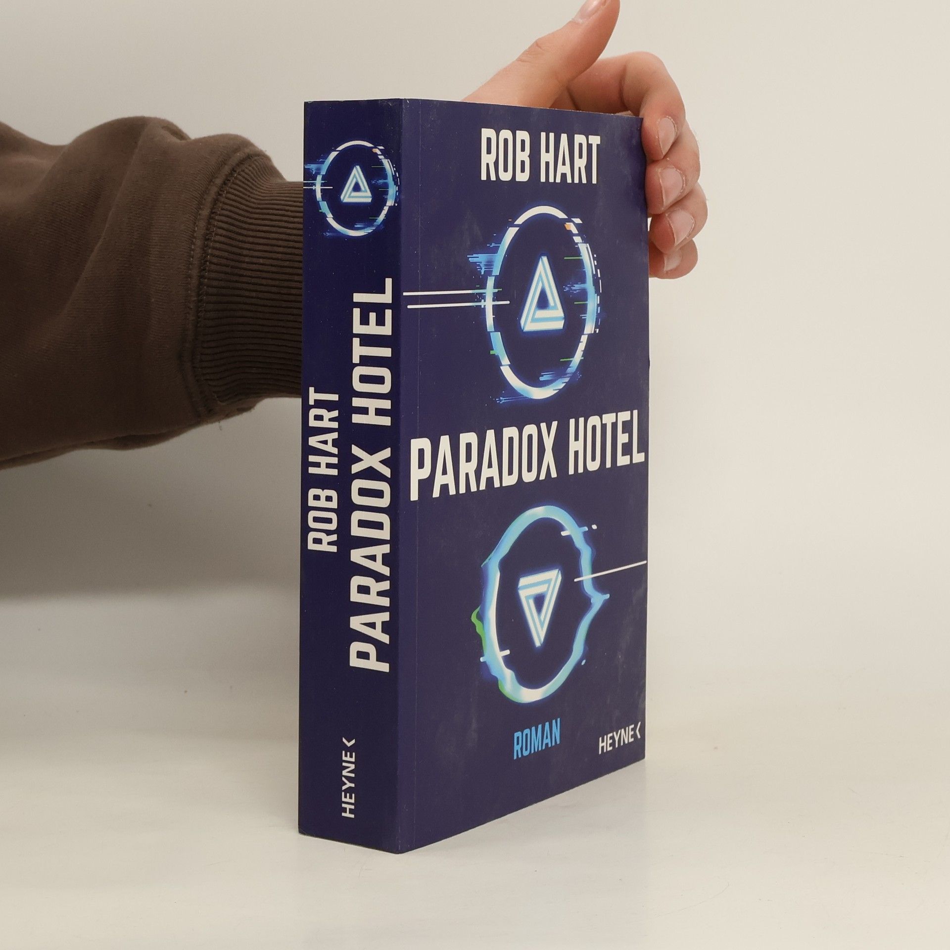 Rob Hart Paradox Hotel