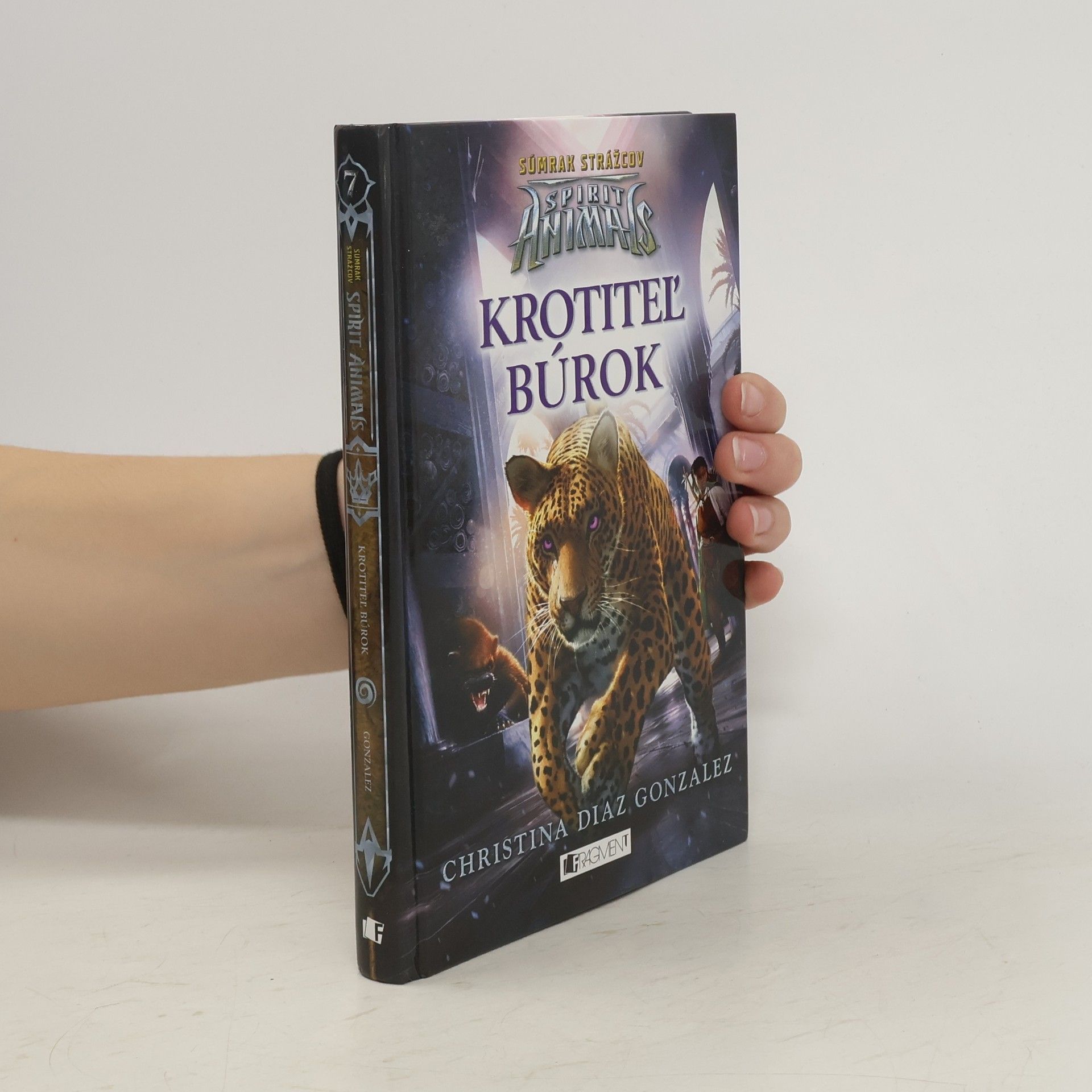 Christina Diaz Gonzales Spirit animals: Krotiteĺ búrok