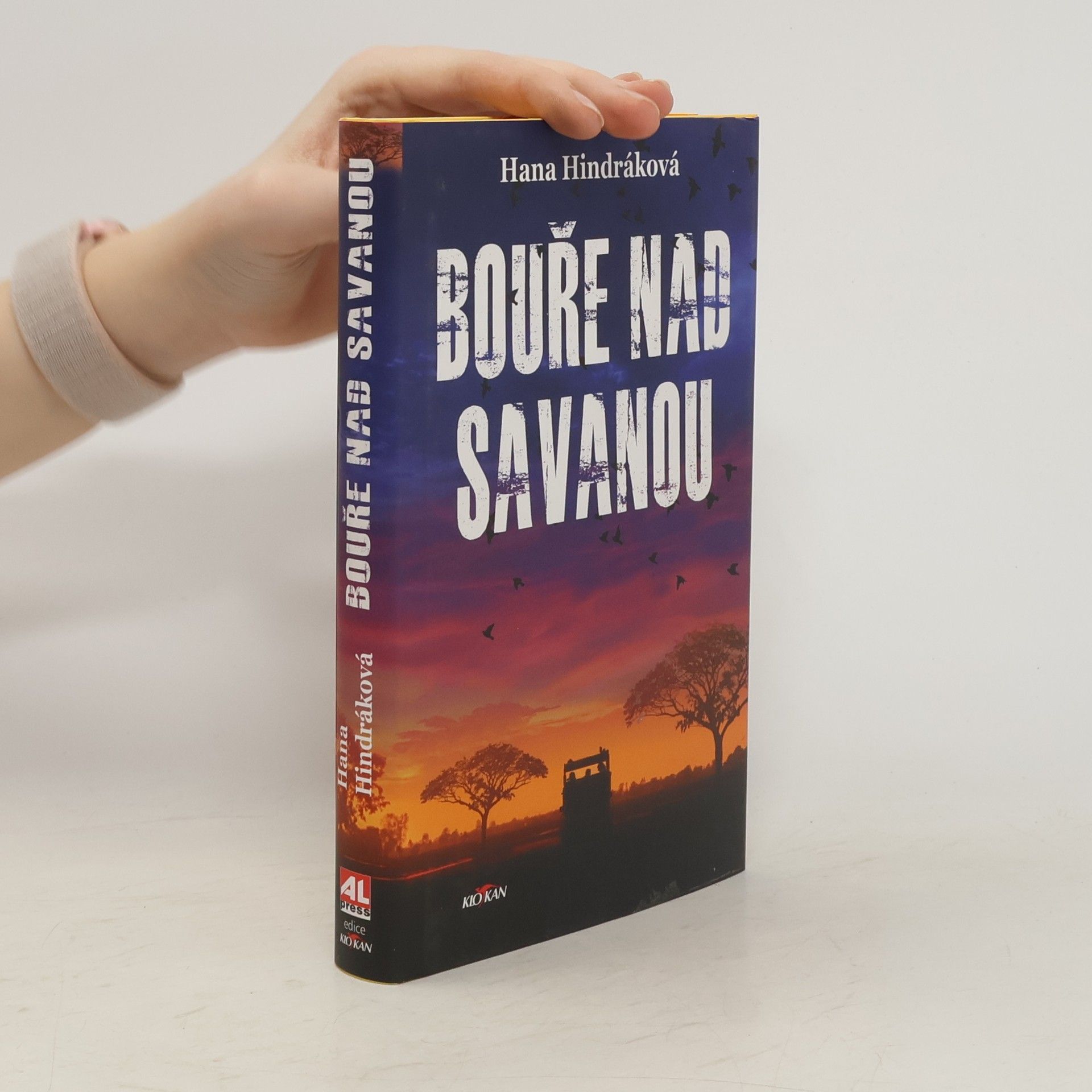 Hana Hindráková Bouře nad savanou