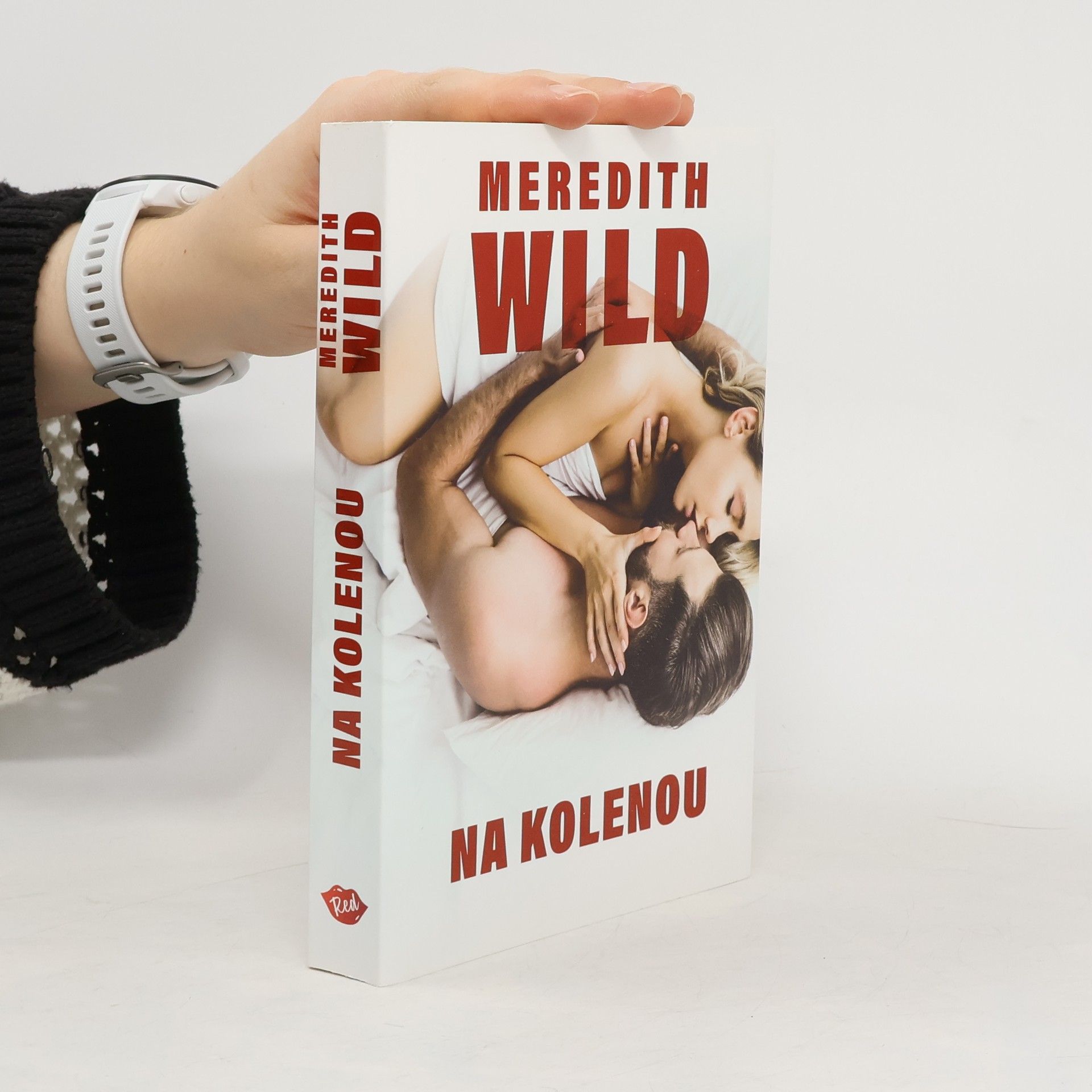 Meredith Wild Na kolenou