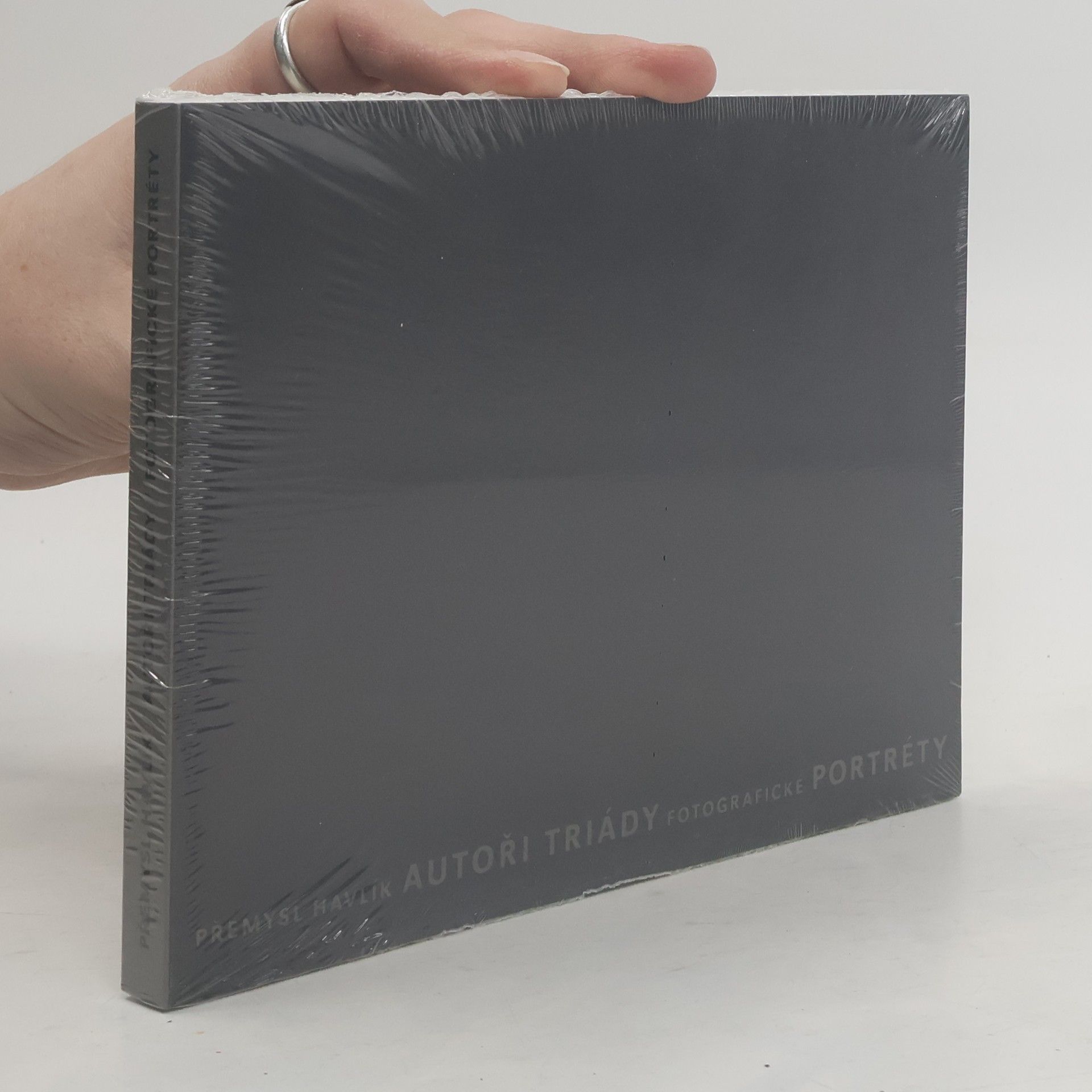 Autoři Triády. Fotografické portréty