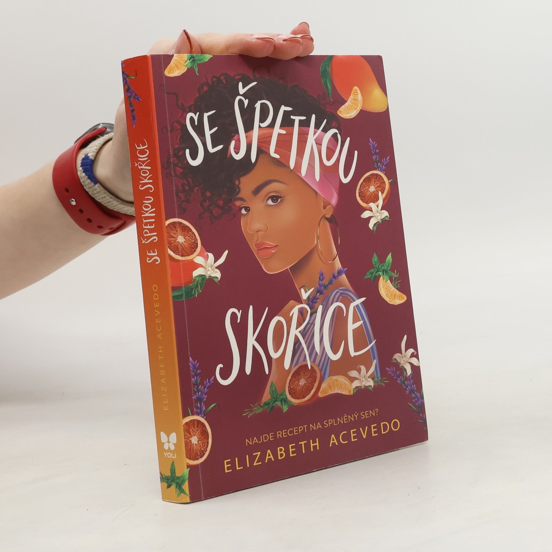 Elizabeth Acevedo Se špetkou skořice