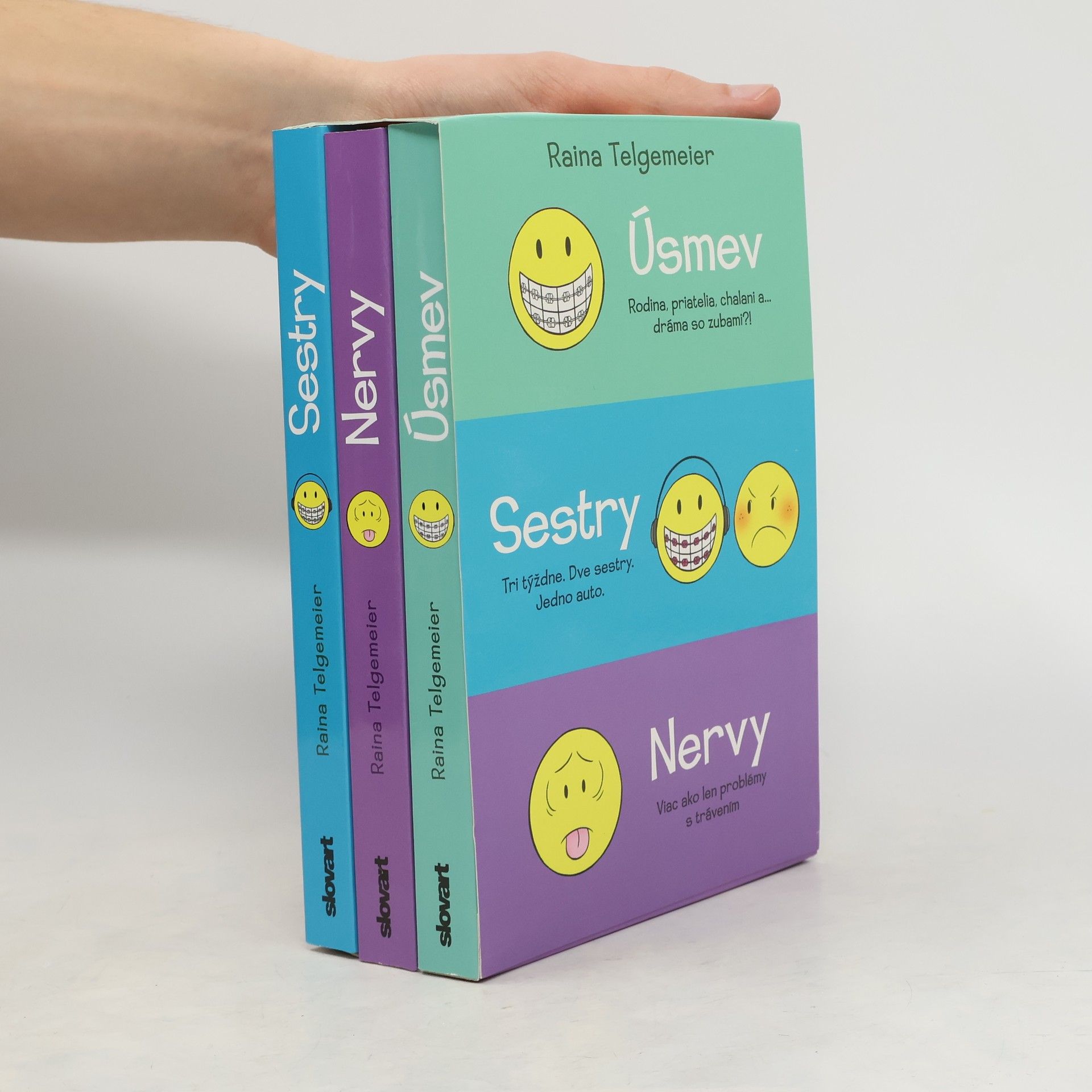 Raina Telgemeier Sestry. Úsmev. Nervy.