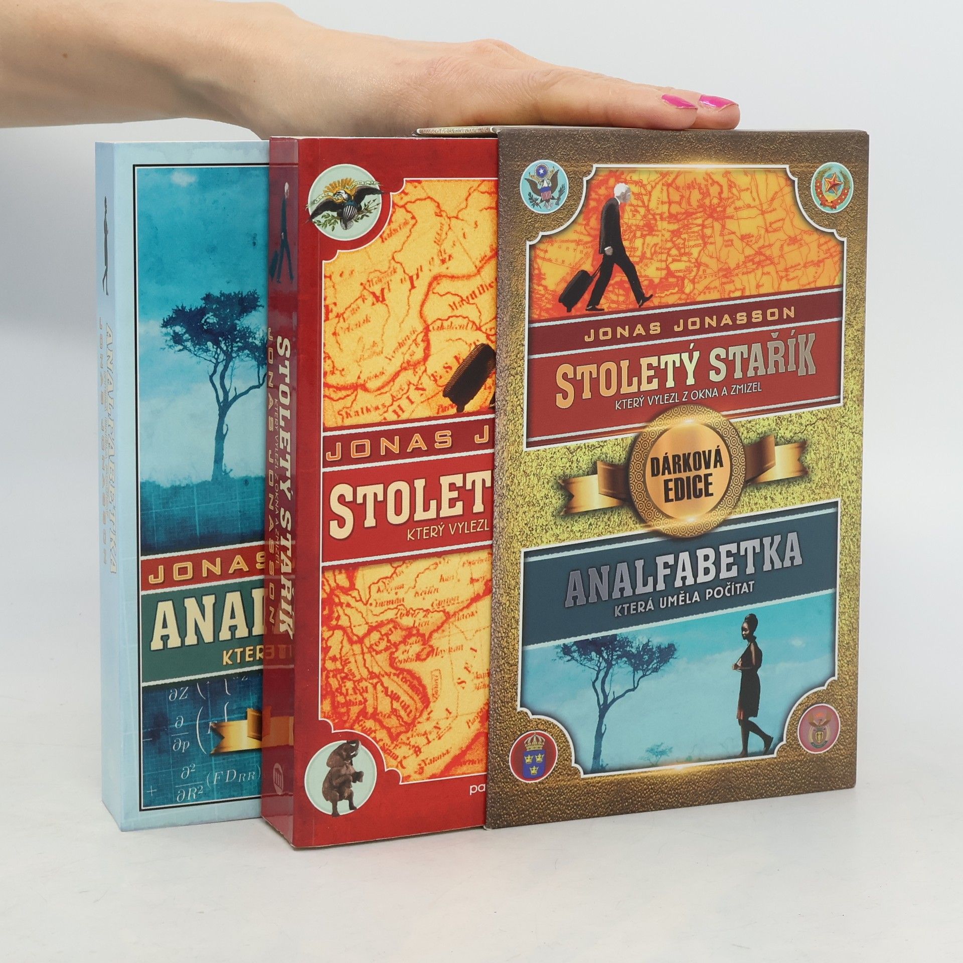 Jonas Jonasson Stoletý stařík, který vylezl z okna a zmizel + Analfabetka, která uměla počítat - dárková edice