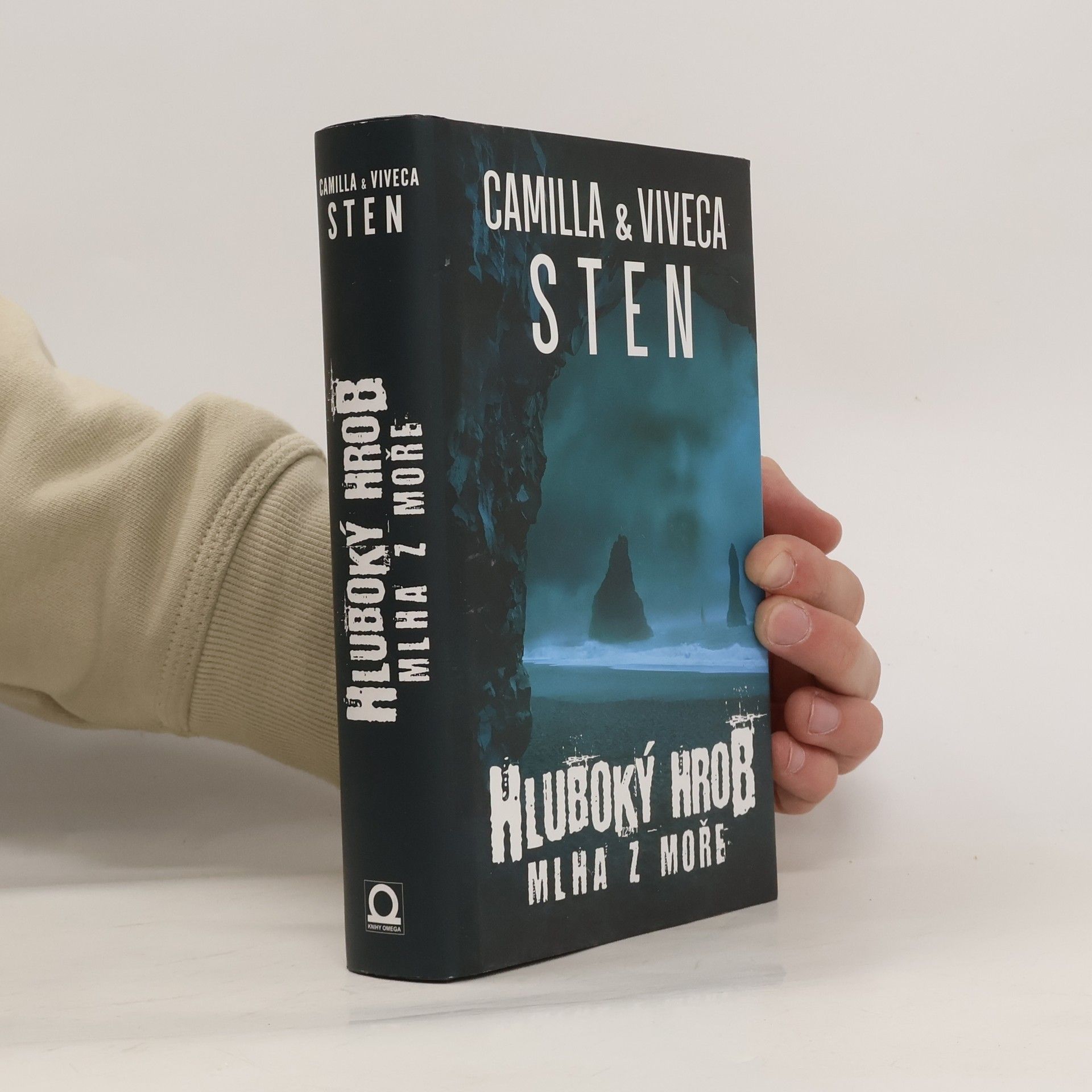 Camilla Sten Hluboký hrob. Mlha z moře
