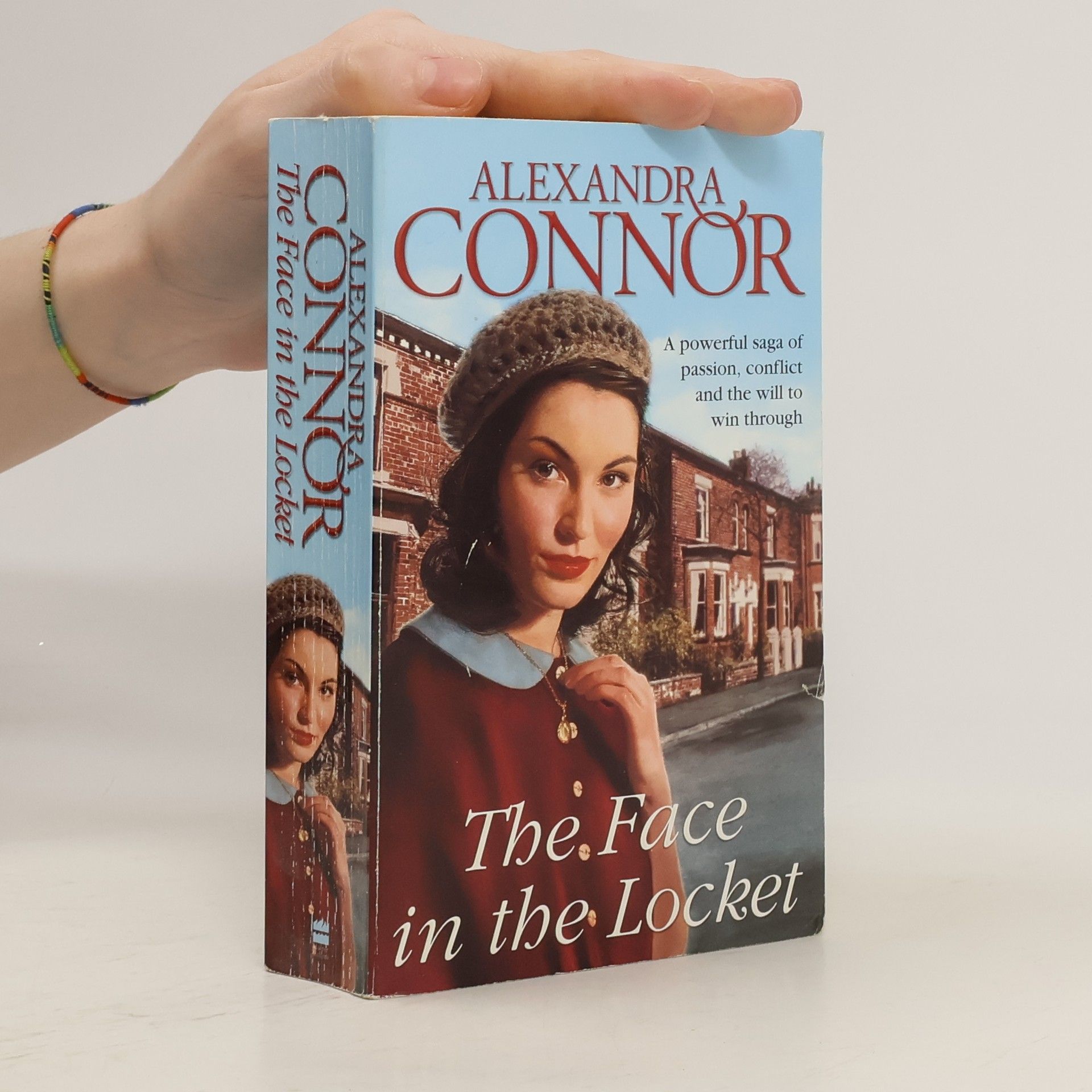 Alex Connor The Face in the Locket