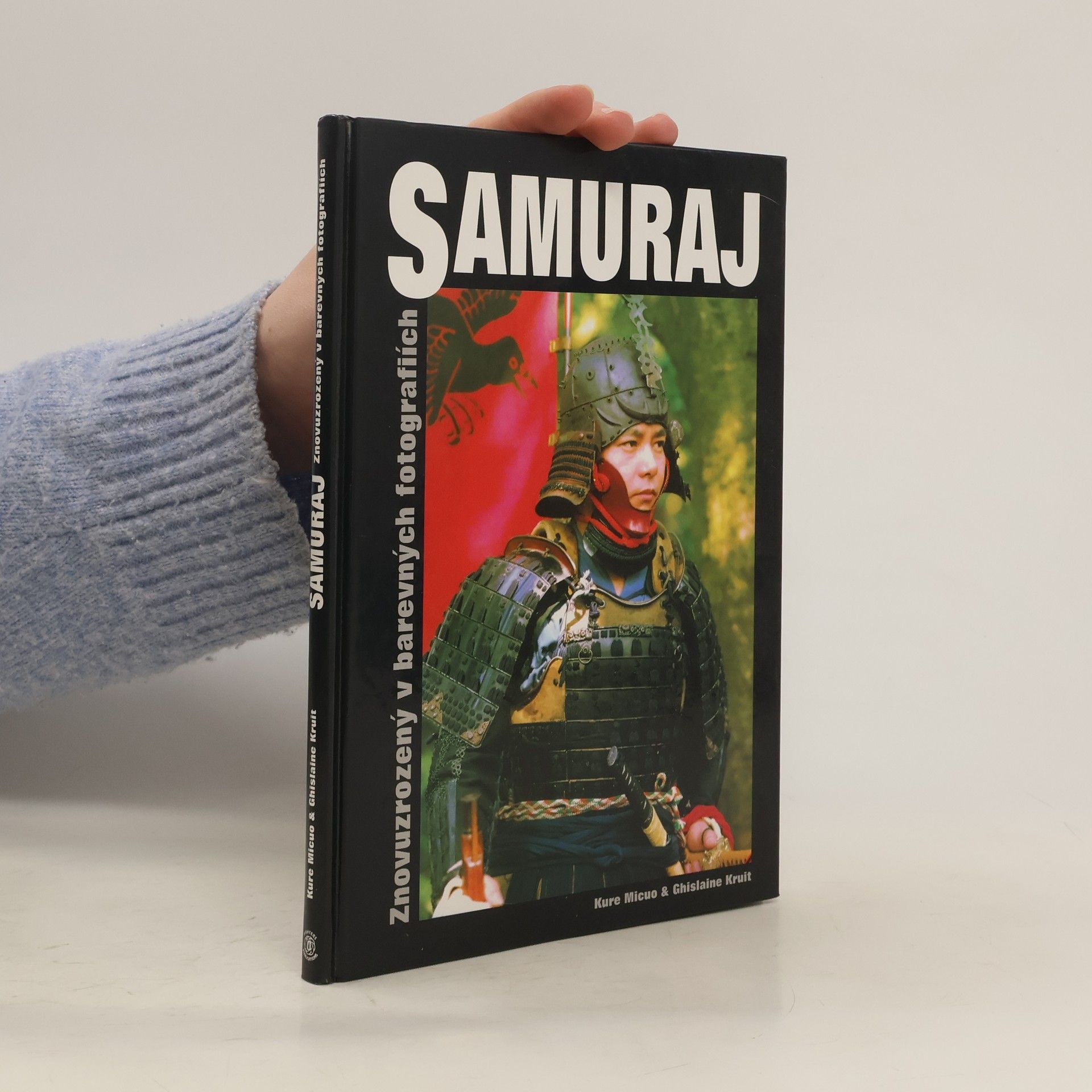 Mitsuo Kure Samuraj : znovuzrozený v barevných fotografiích