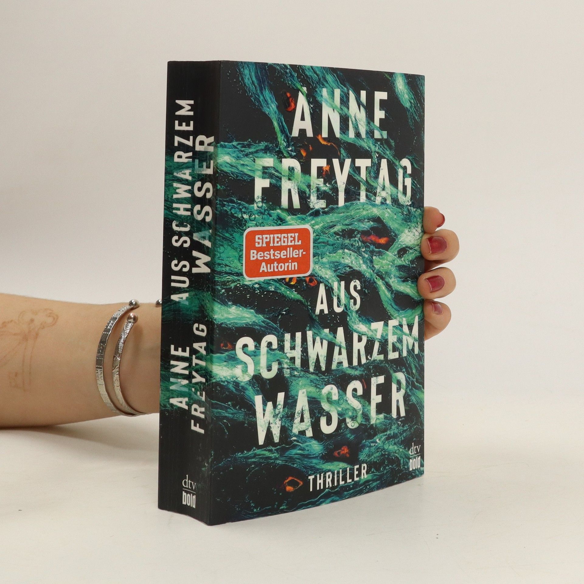 Anne Freytag Aus schwarzem Wasser