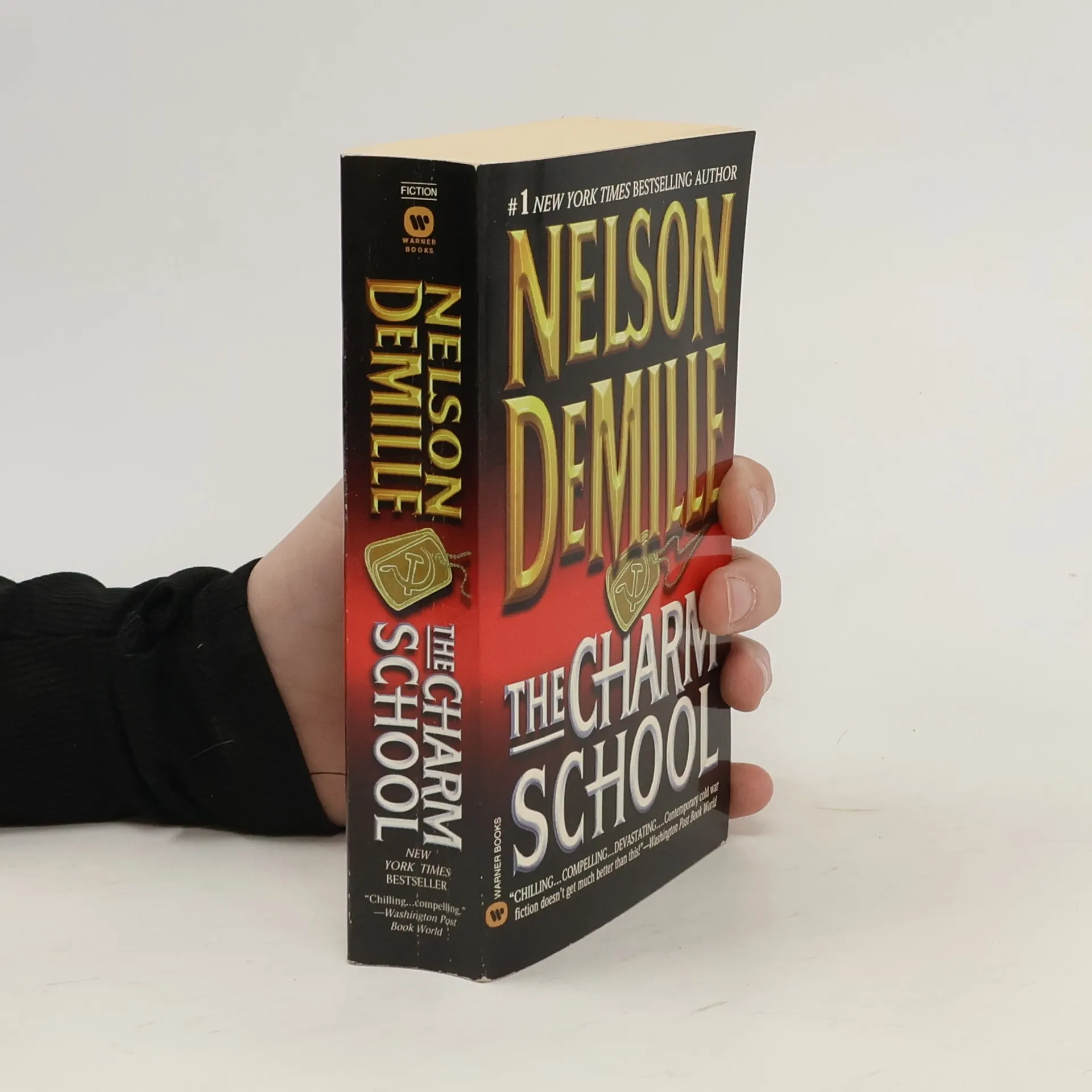 The Charm School | Kniha | Nelson DeMille | EN