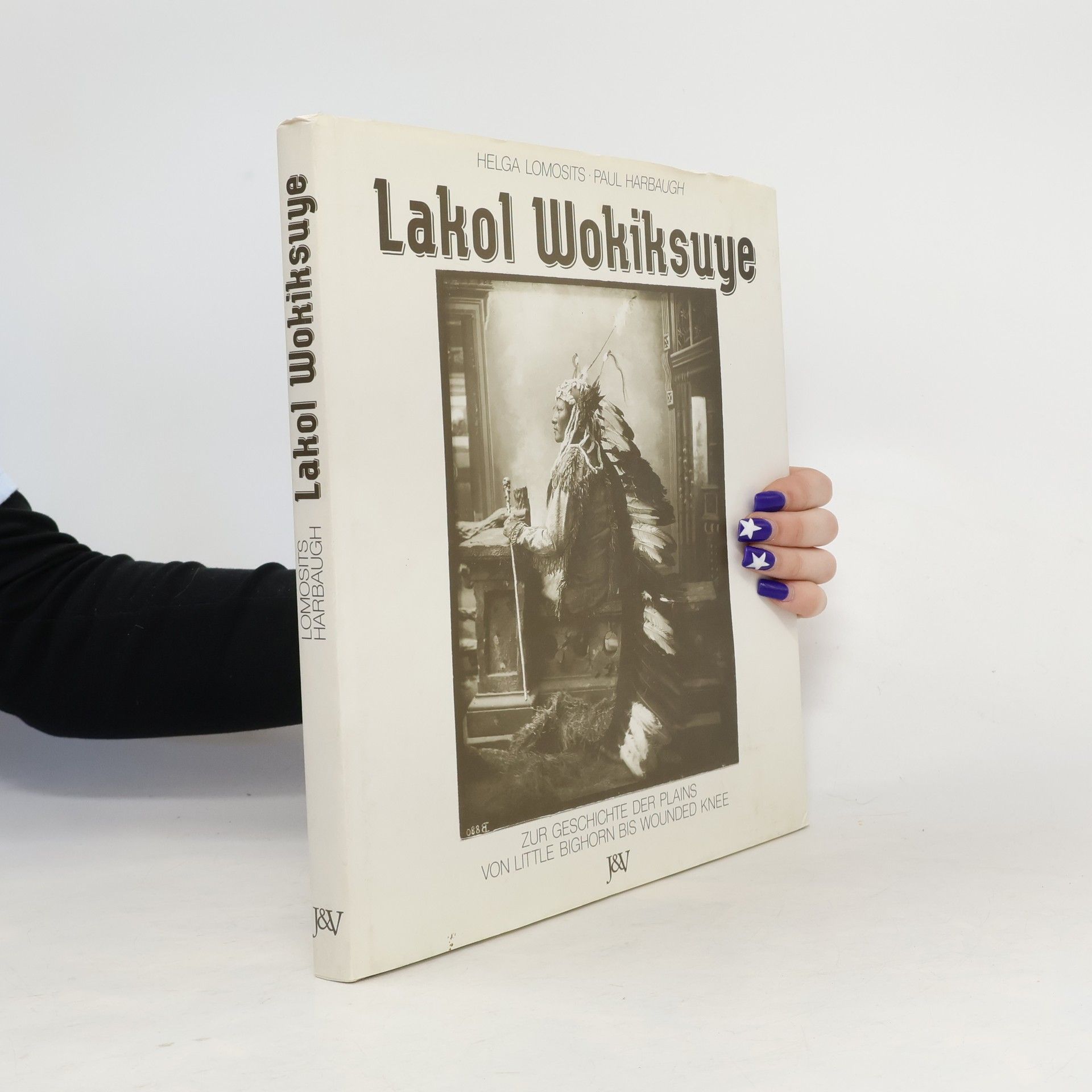 Helga Lomosits Lakol Wokiksuye