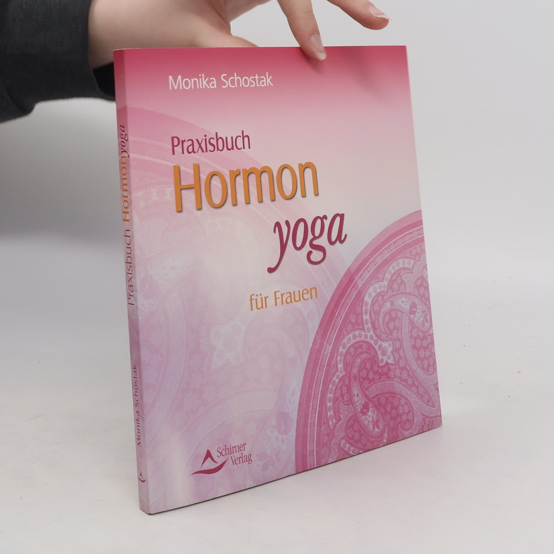Monika Schostak Praxisbuch Hormon-Yoga