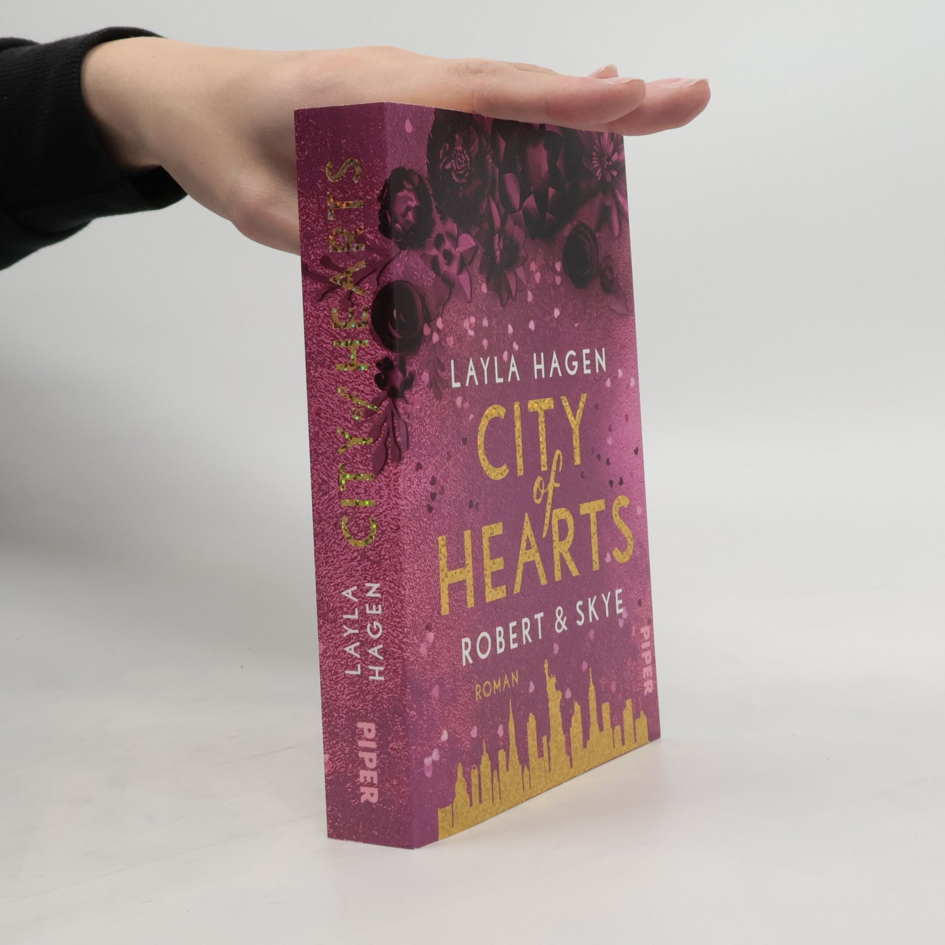 Layla Hagen City of Hearts - Robert & Skye