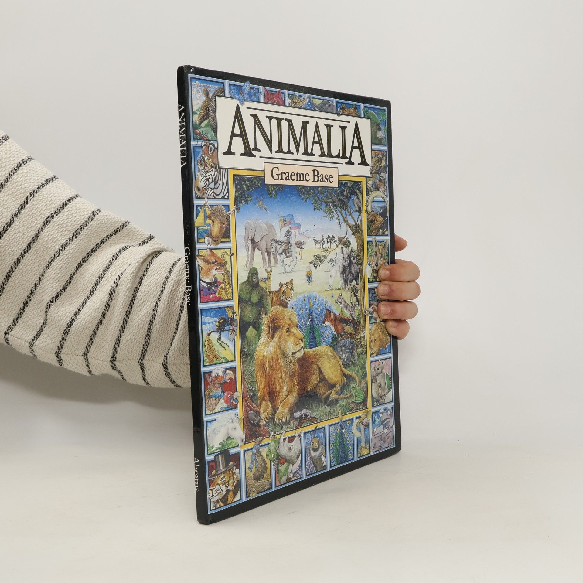 Graeme Base Animalia