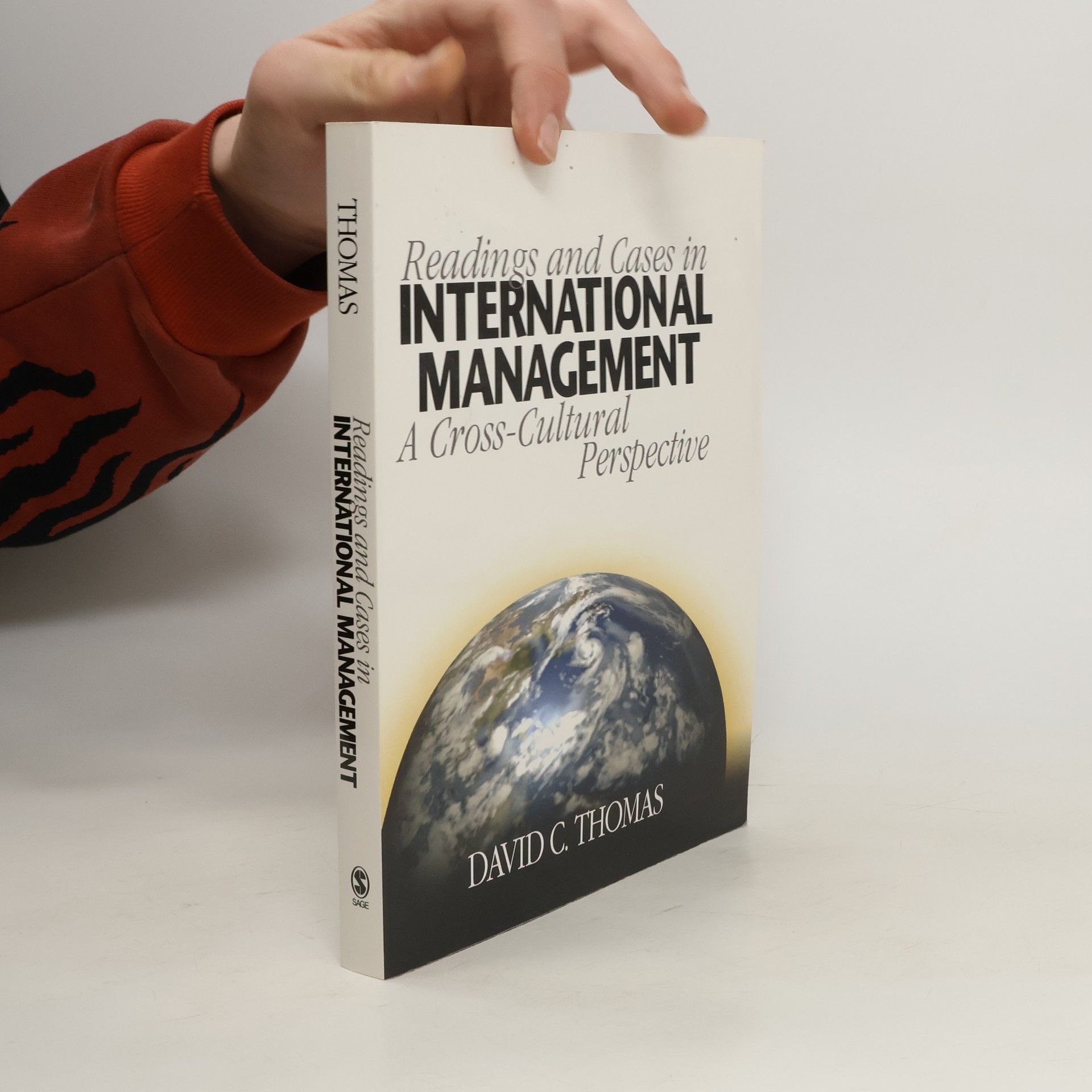 David C. Thomas Readings and Cases in International Management