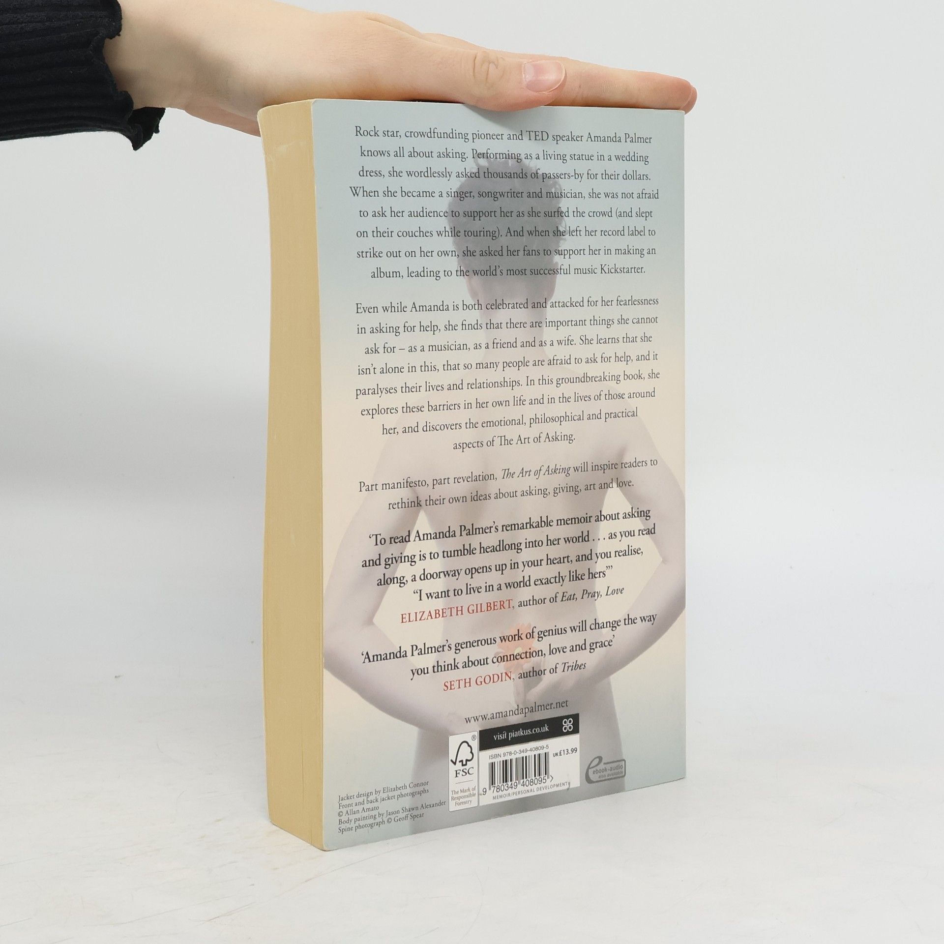 Amanda Palmer The art of asking : how I learned to stop worrying and let people help