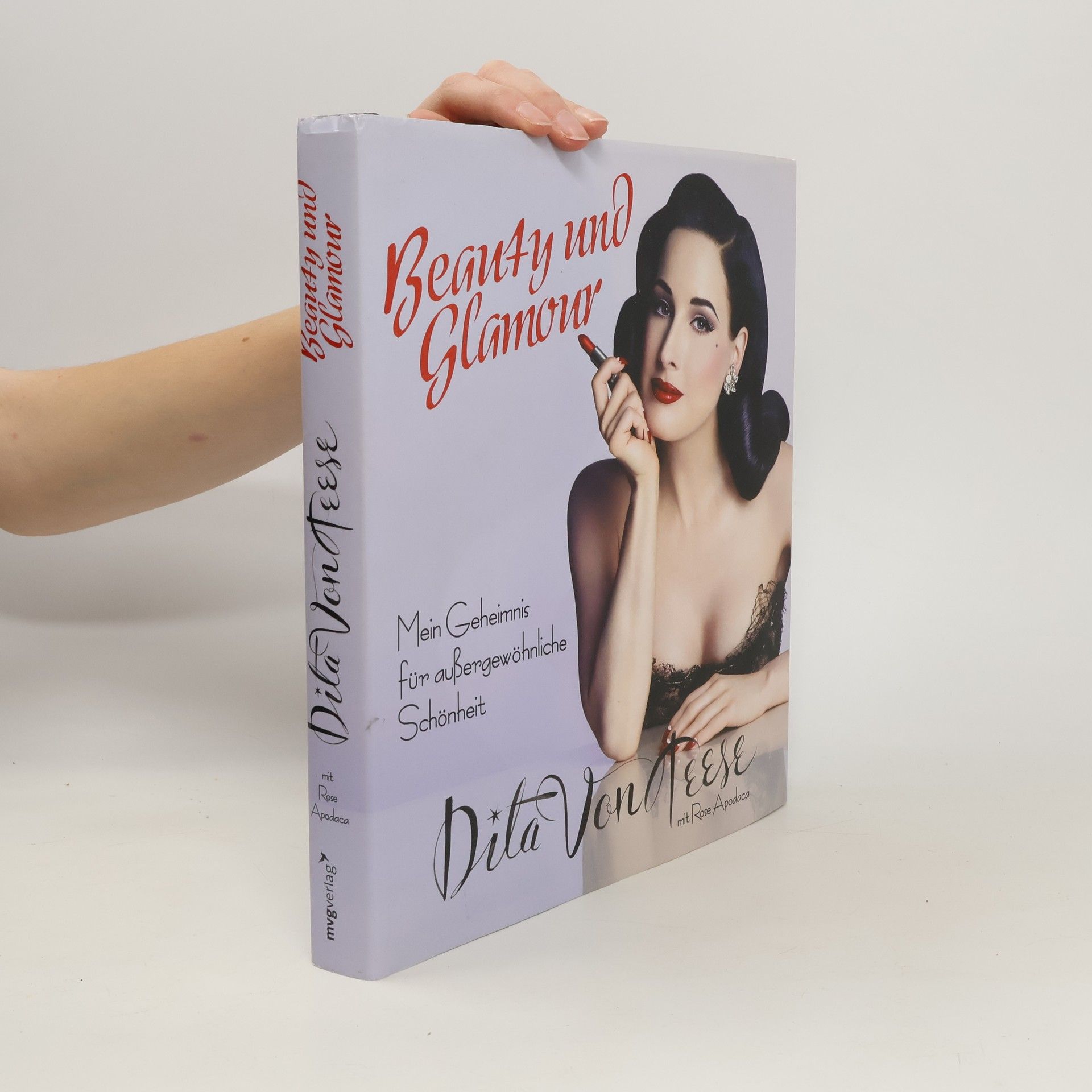 Dita Von Teese Beauty und Glamour