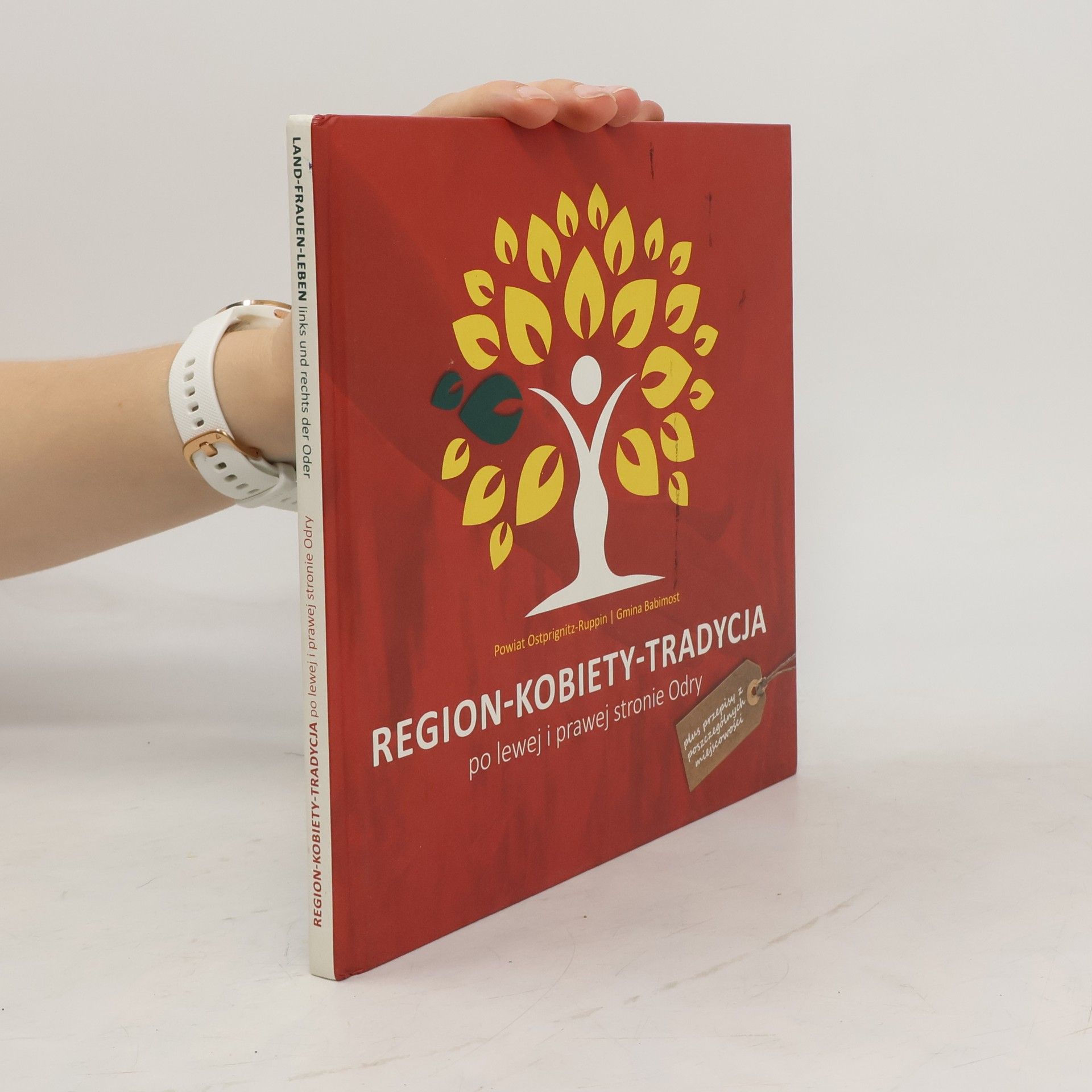 unknown Region-Kobiety-Tradycja