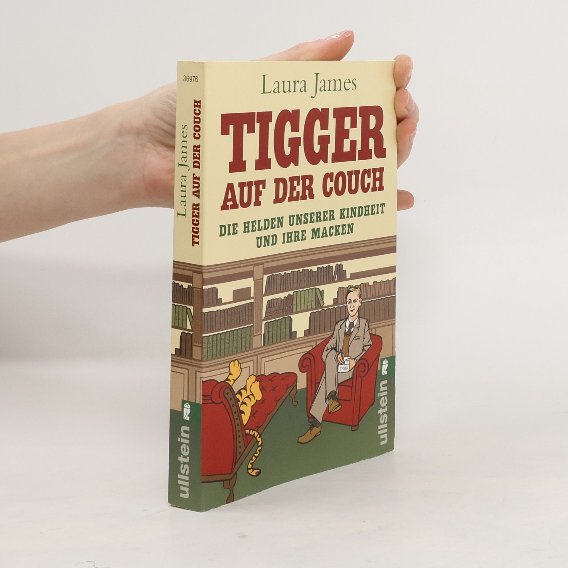 Laura James Tigger auf der Couch