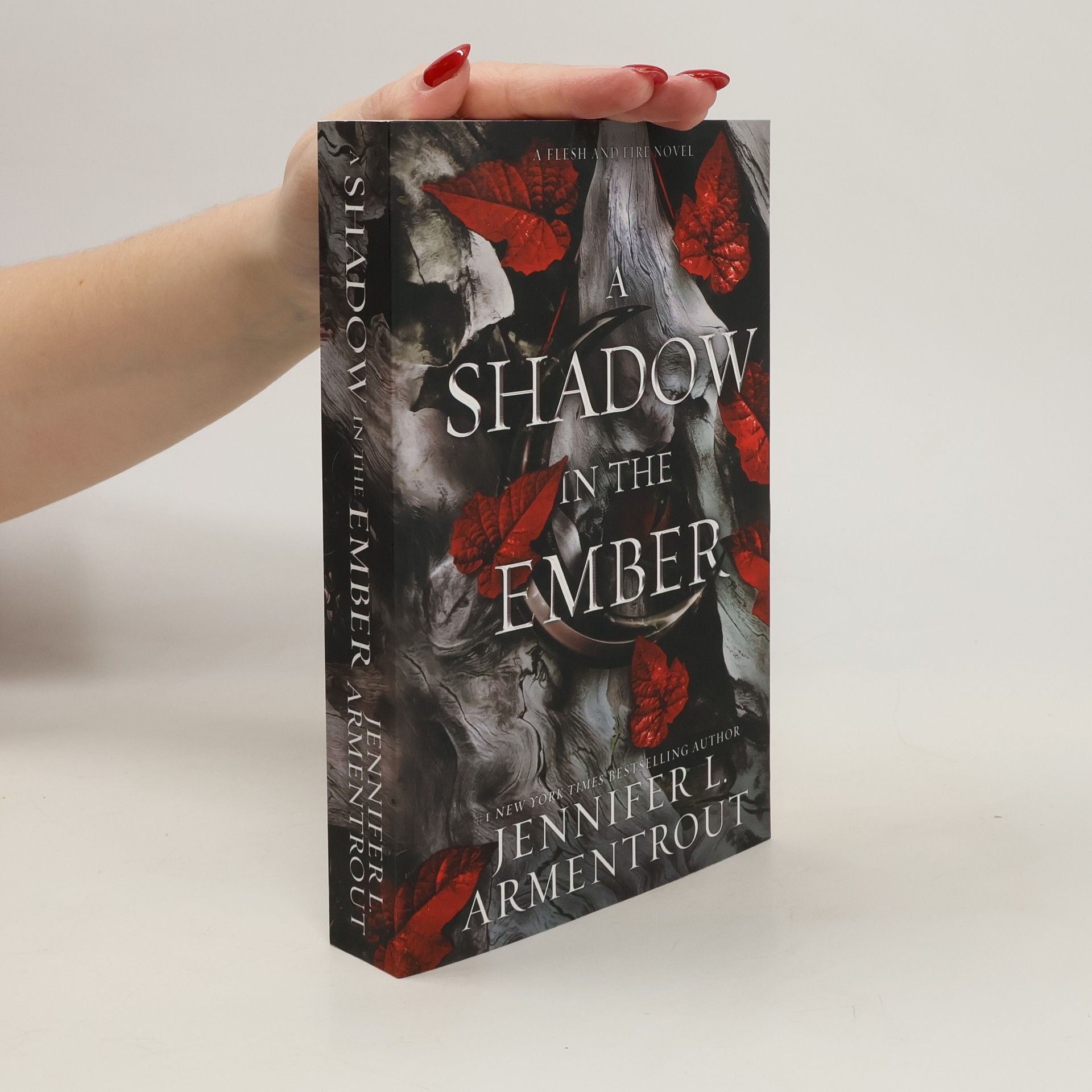 Jennifer L. Armentrout A Shadow In The Ember