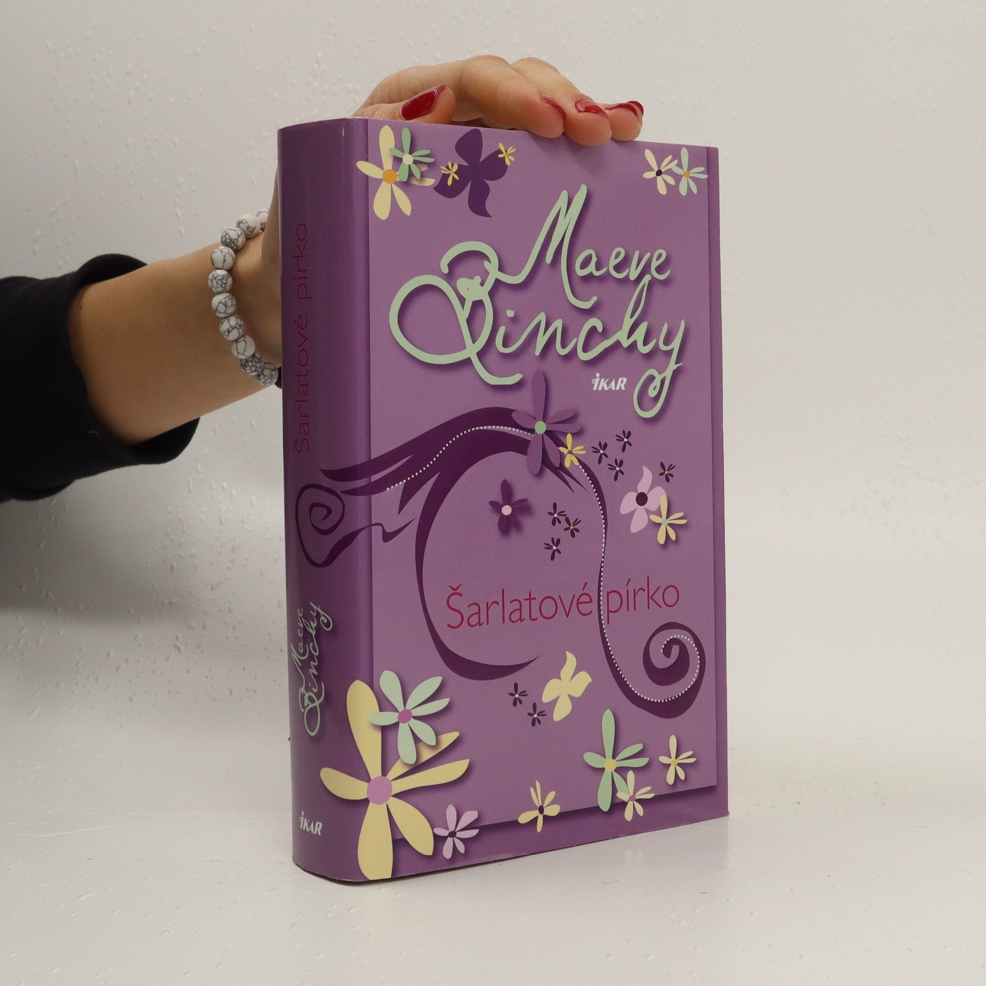 Maeve Binchy Šarlatové pírko