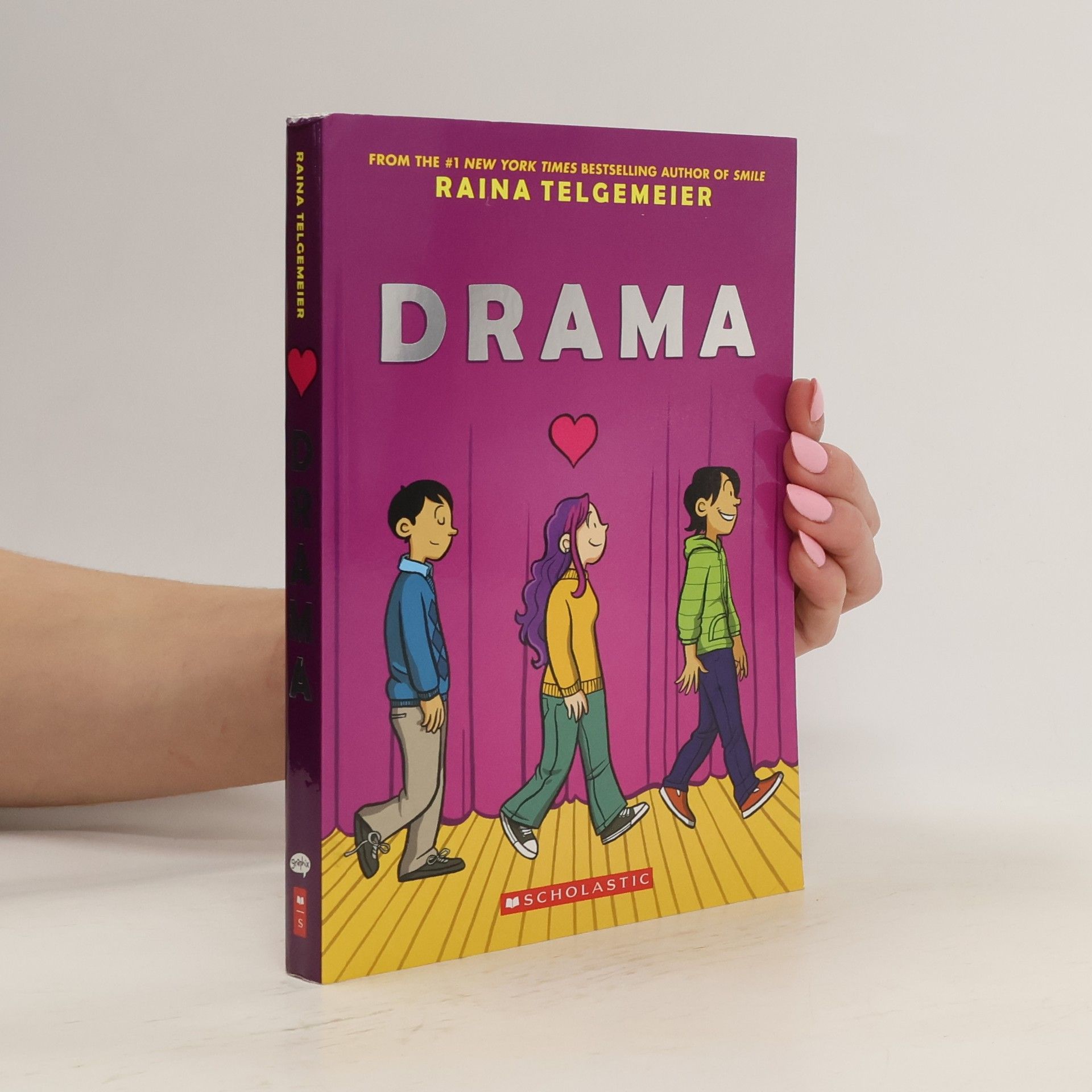 Raina Telgemeier Drama