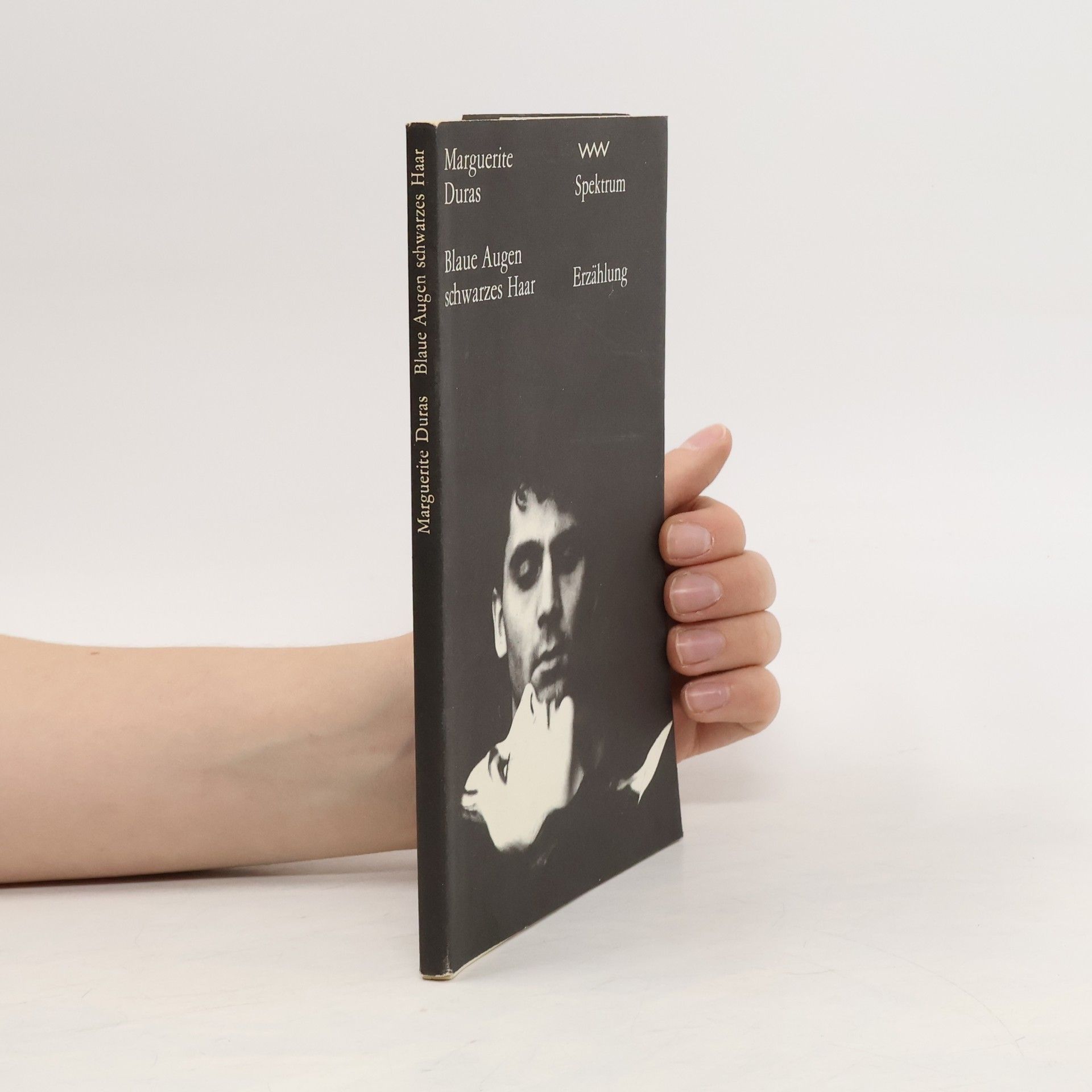 Marguerite Duras Blaue Augen, schwarzes Haar