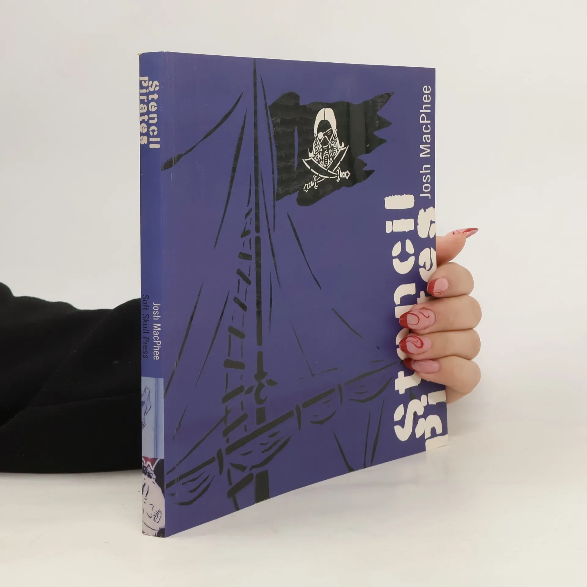 Stencil Pirates | Book | Paperback | Josh MacPhee | EN
