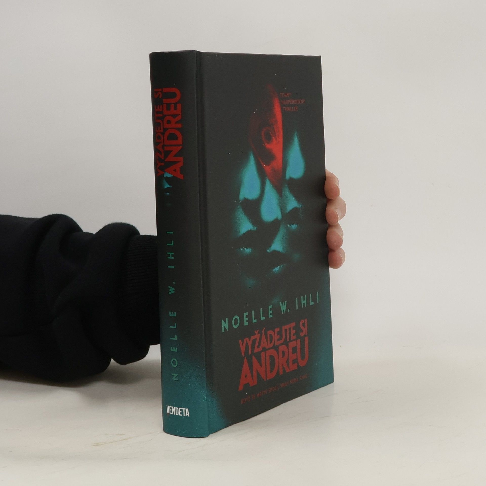 Noelle W. Ihli Vyžádejte si Andreu