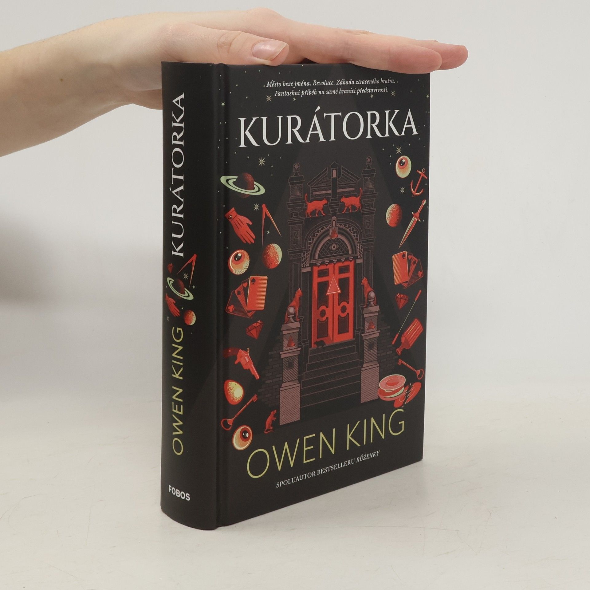 Owen King Kurátorka