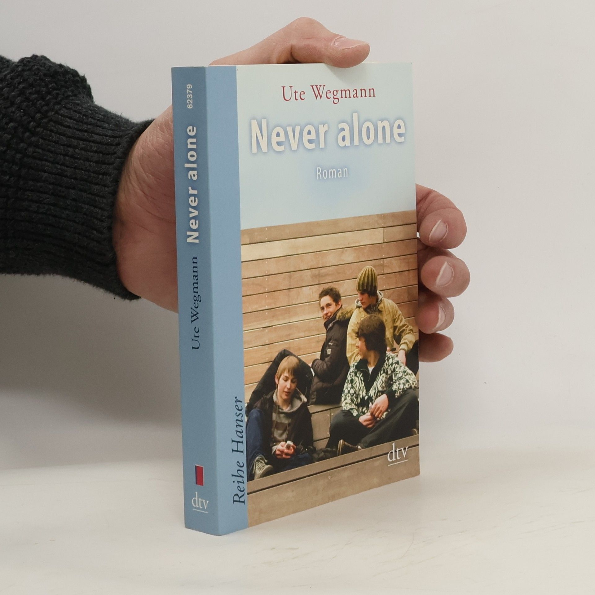 Ute Wegmann Never alone
