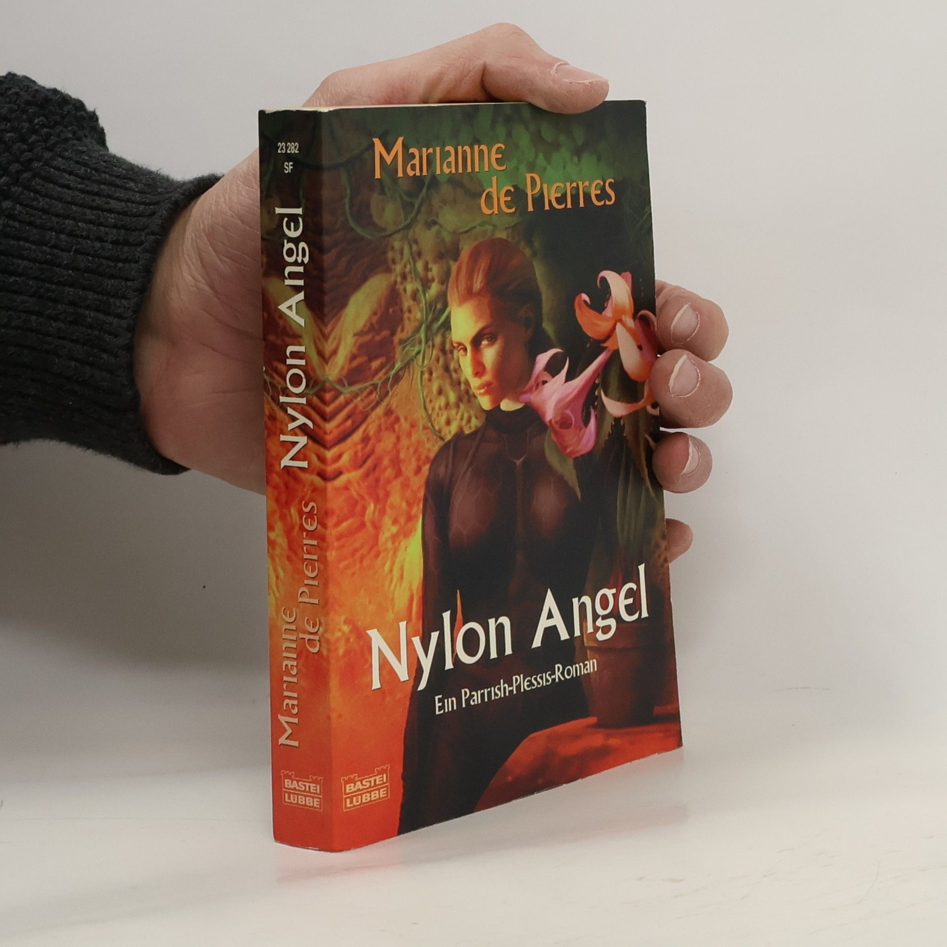 Marianne de Pierres Nylon angel