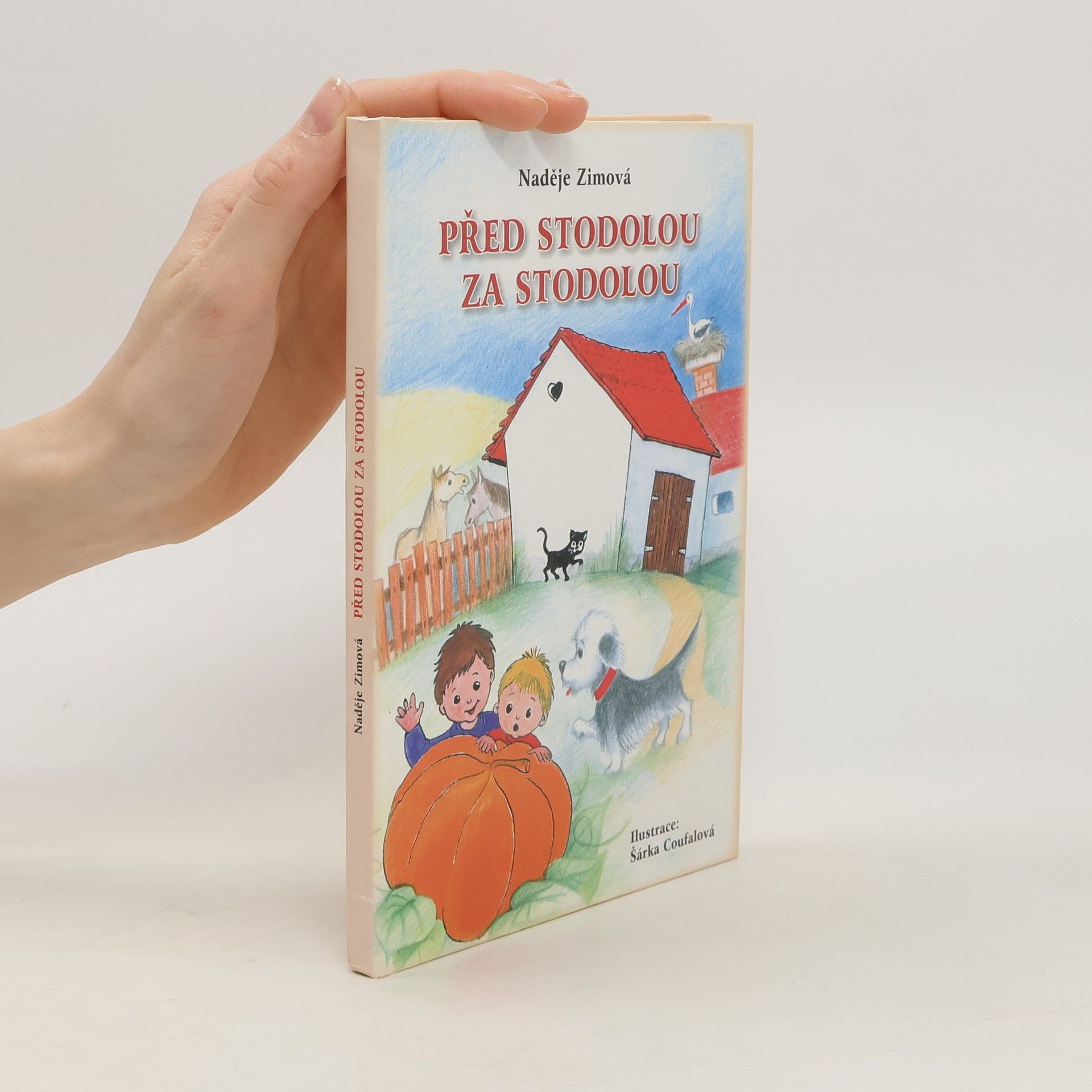 Naděje Zimová Před stodolou za stodolou