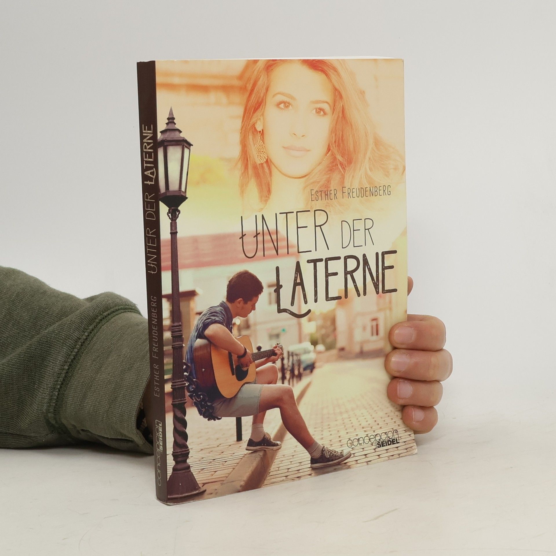 Esther Freudenberg Unter der Laterne