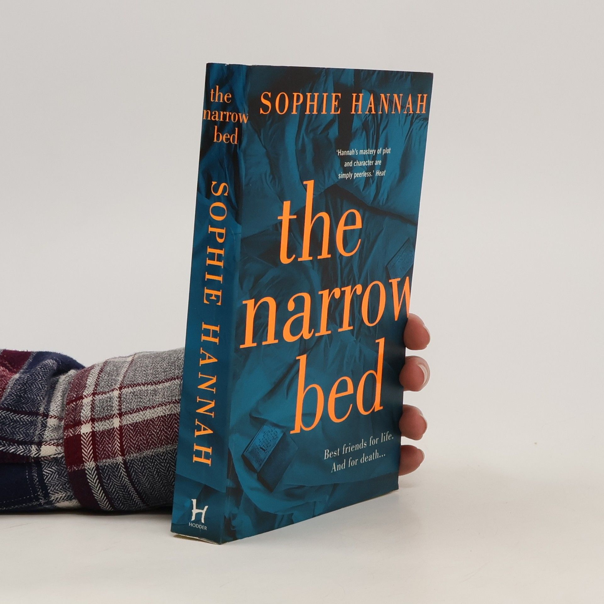 Sophie Hannah The Narrow Bed