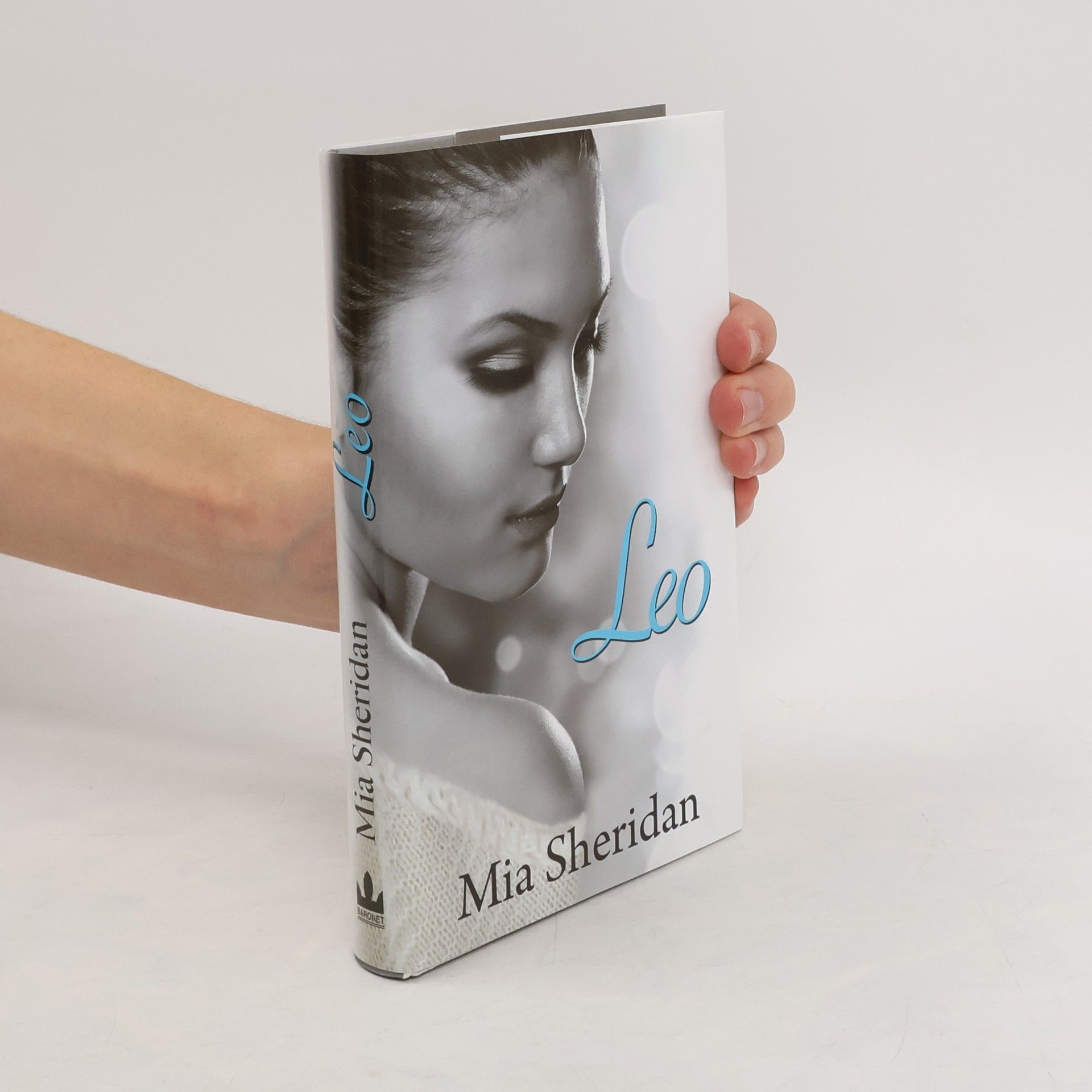 Mia Sheridan Leo
