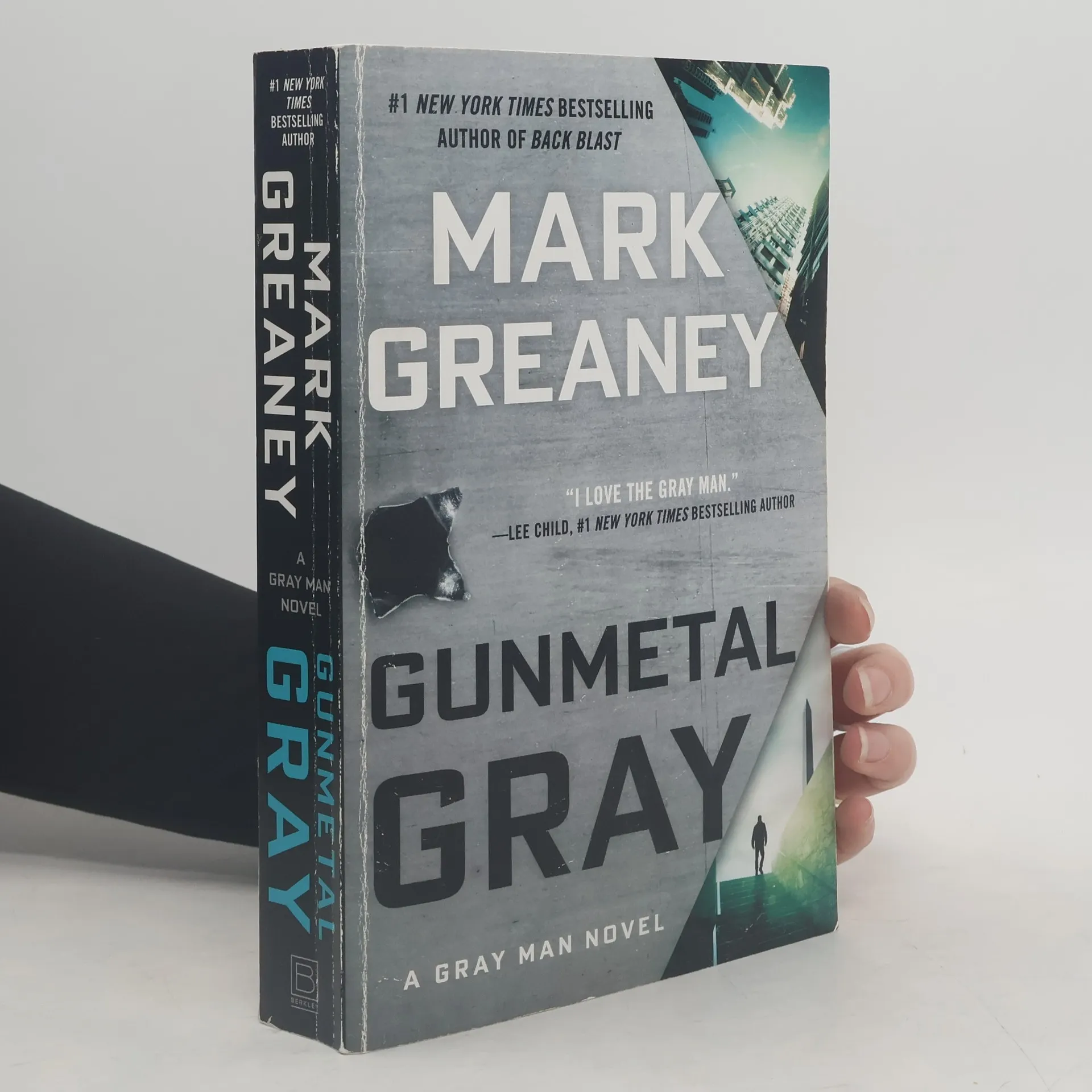 Gray Man - Gunmetal Gray | Kniha | mäkká | Mark Greaney | EN