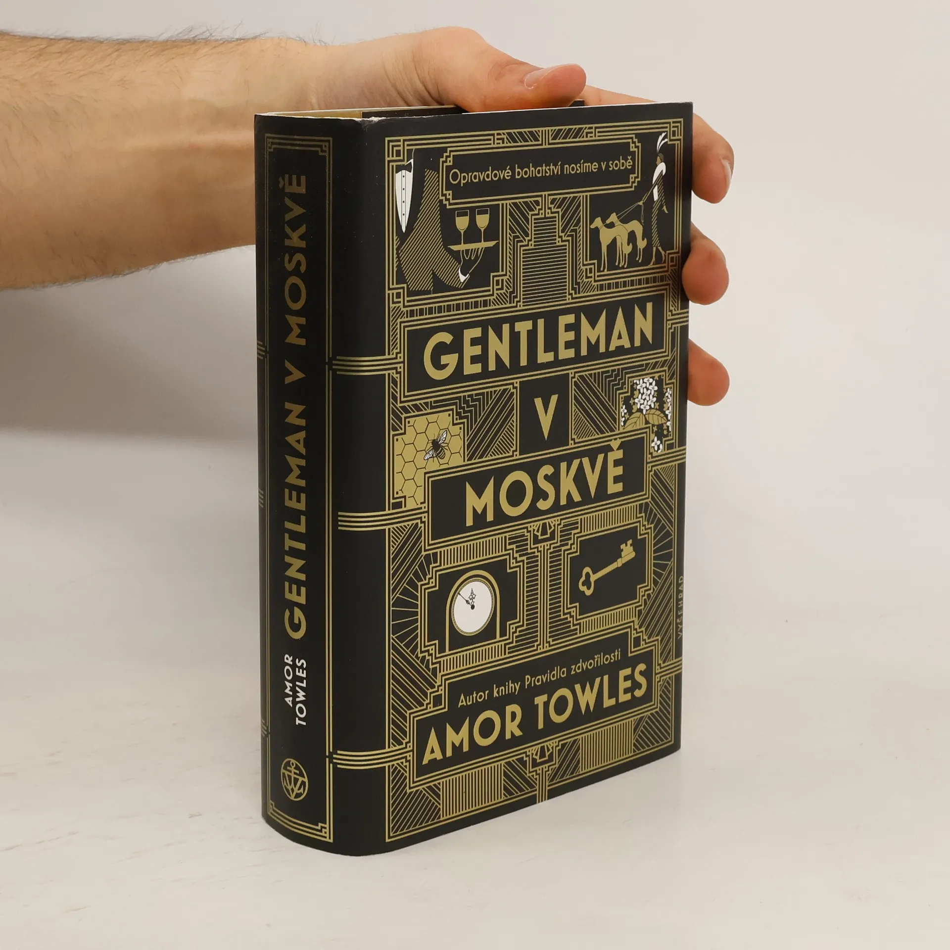 Gentleman v Moskvě | Kniha | pevná | Amor Towels | CS