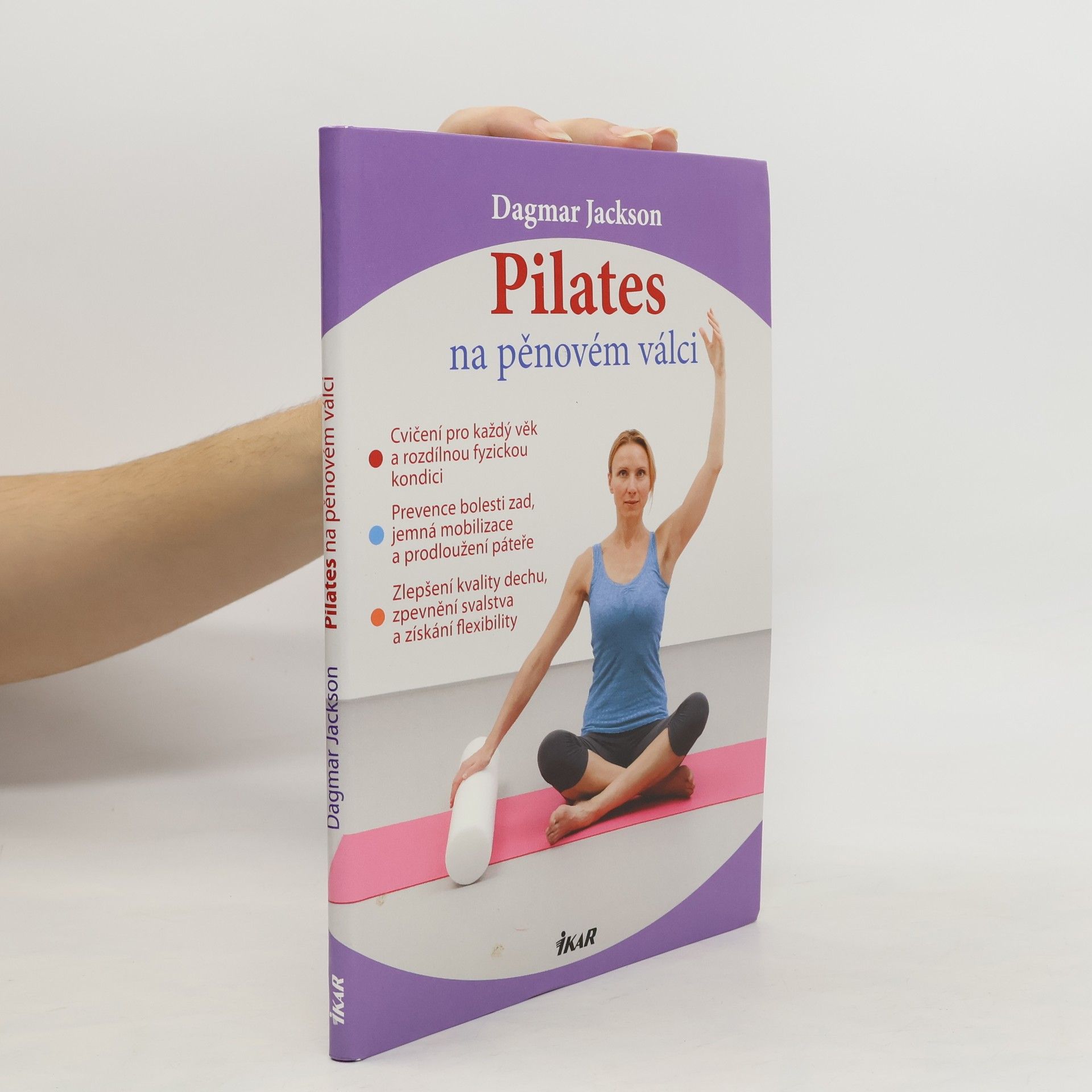 Dagmar Jackson Pilates na pěnovém válci