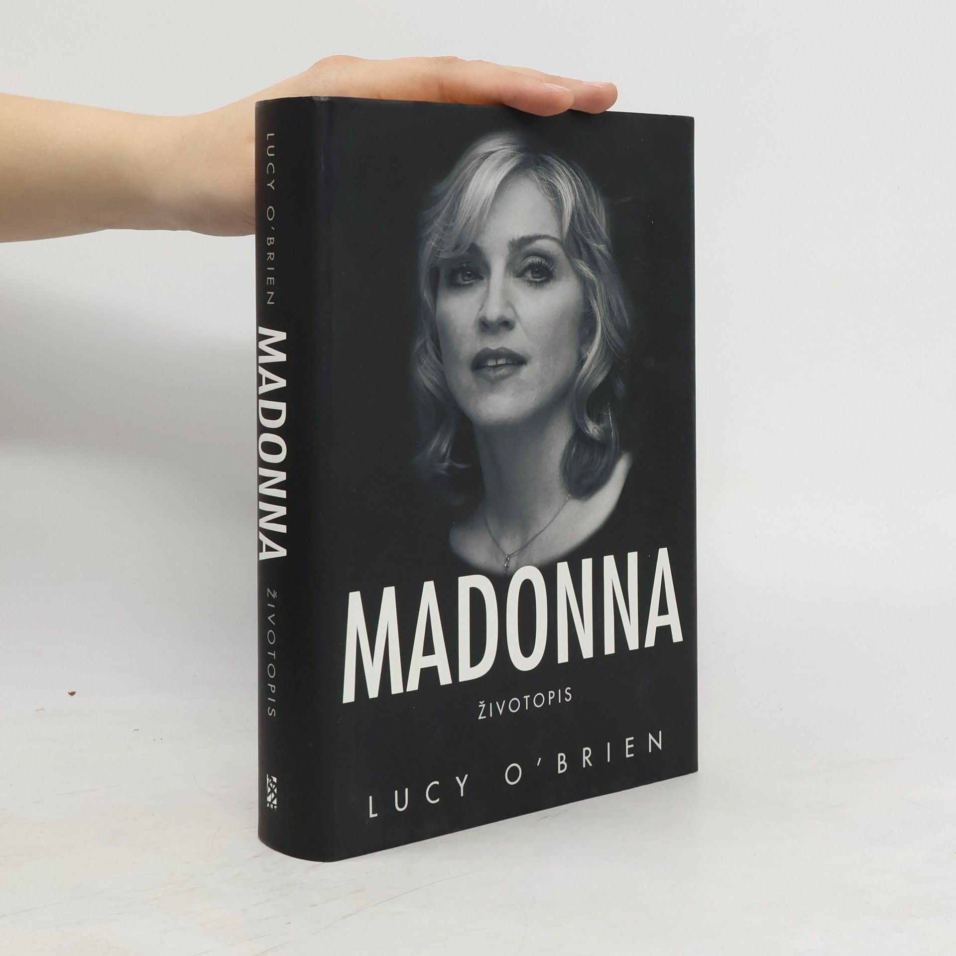 Lucy OBrien Madonna. Životopis