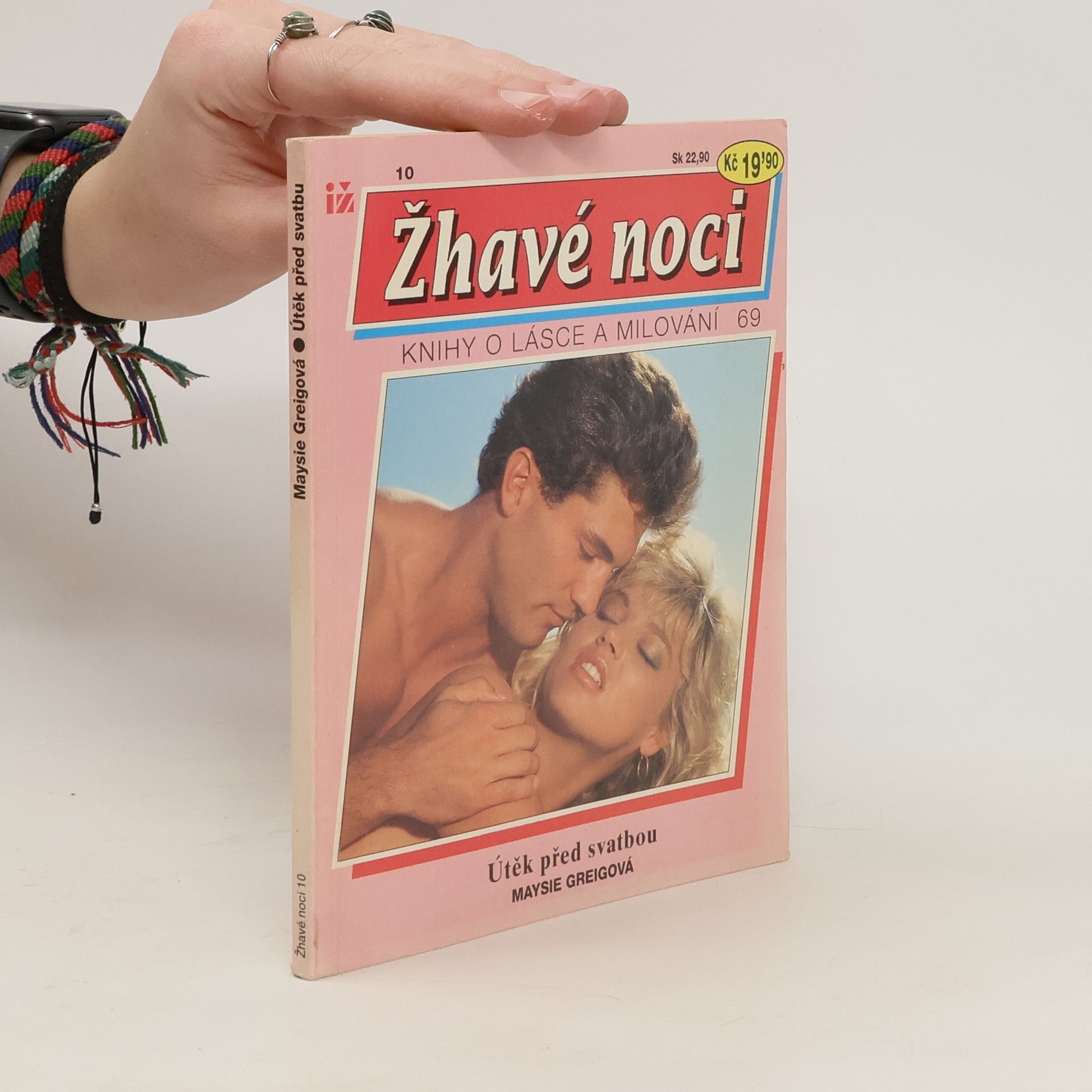 Maysie Greig Útěk před svatbou