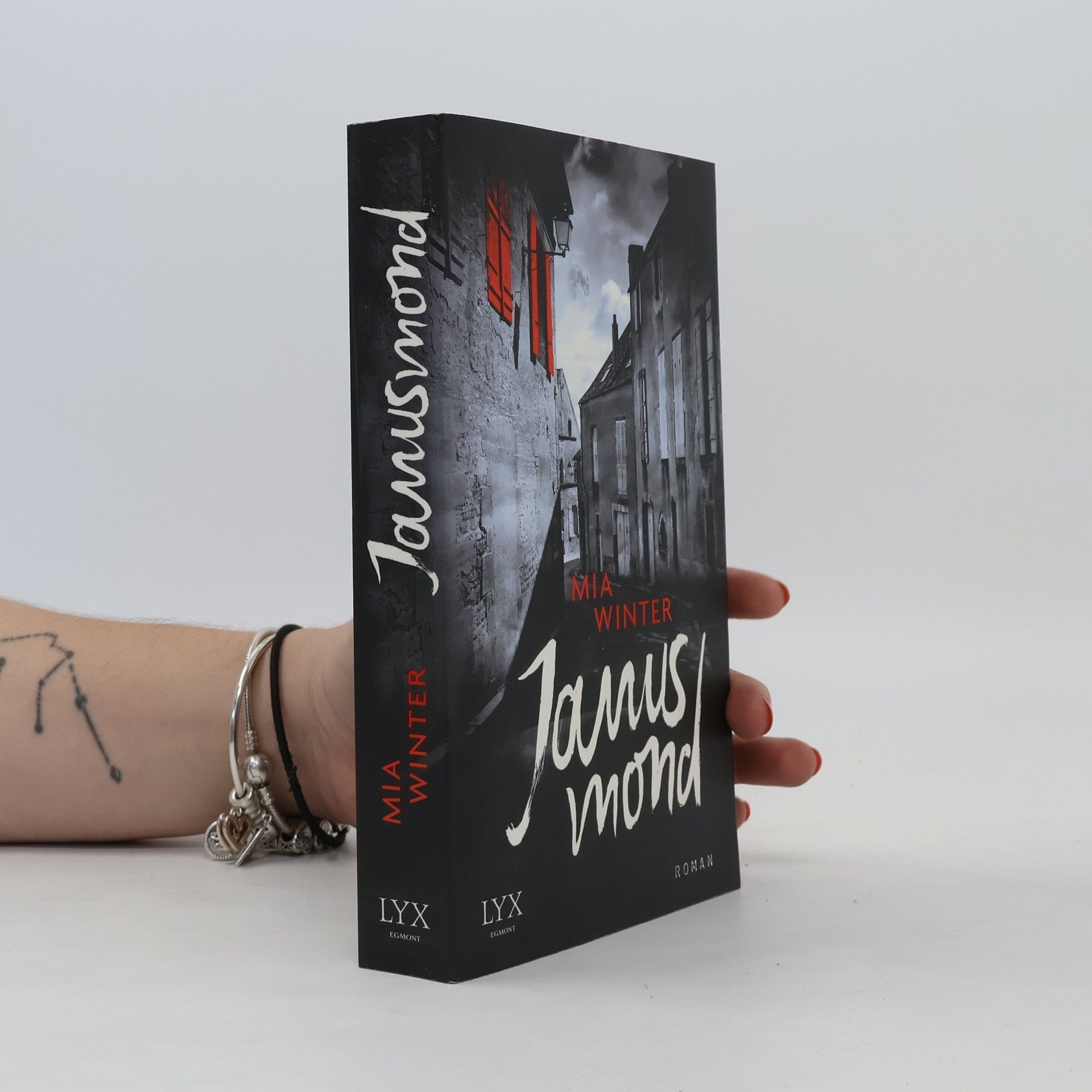 Lea-Mia Winter Janusmond
