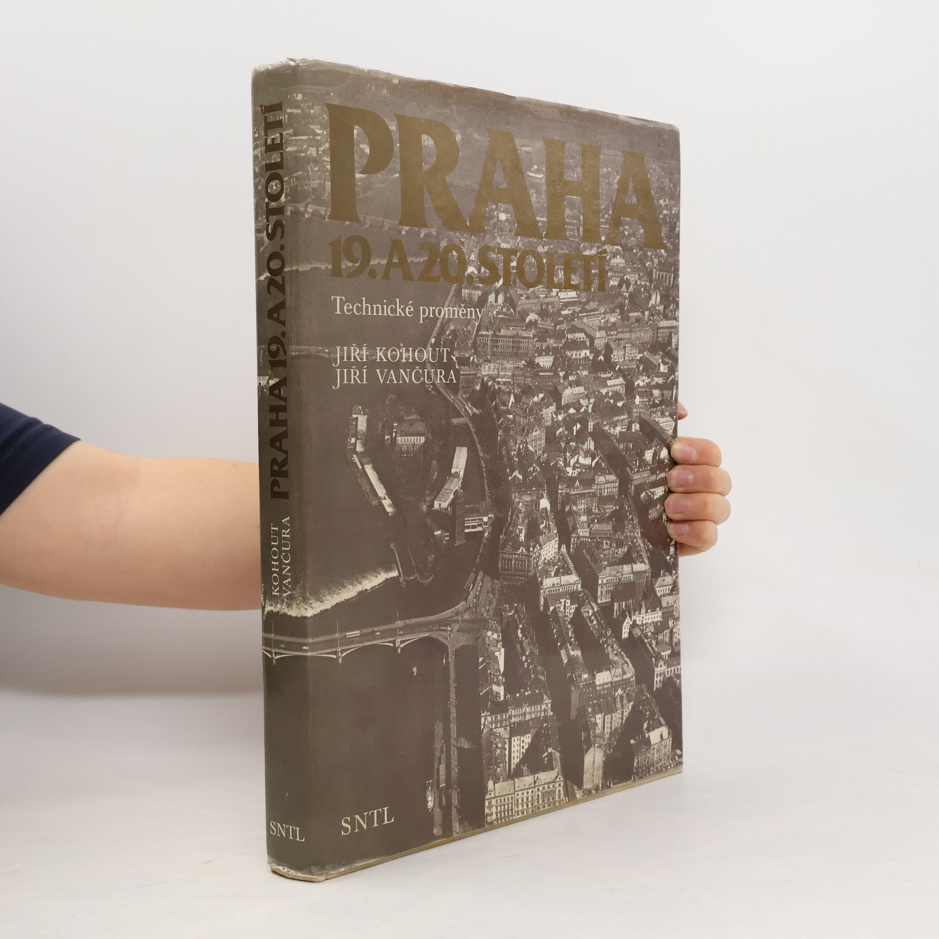 Jiří Kohout Praha 19. a 20. století. Technické proměny