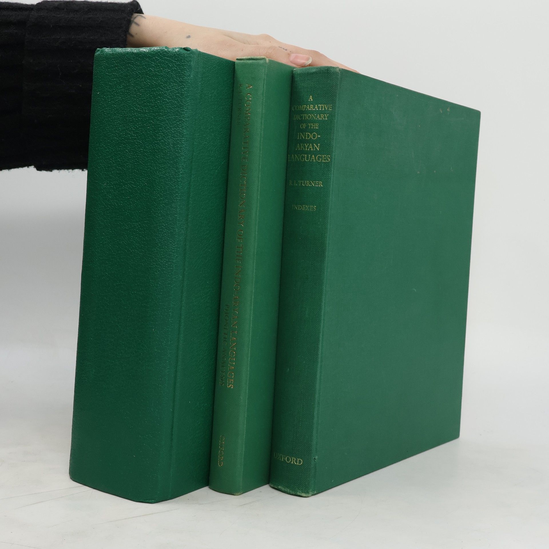 Ralph Lilley Turner A comparative Dictionary of the Indo-Aryan Languages + Phonetic Analyses + Indexes