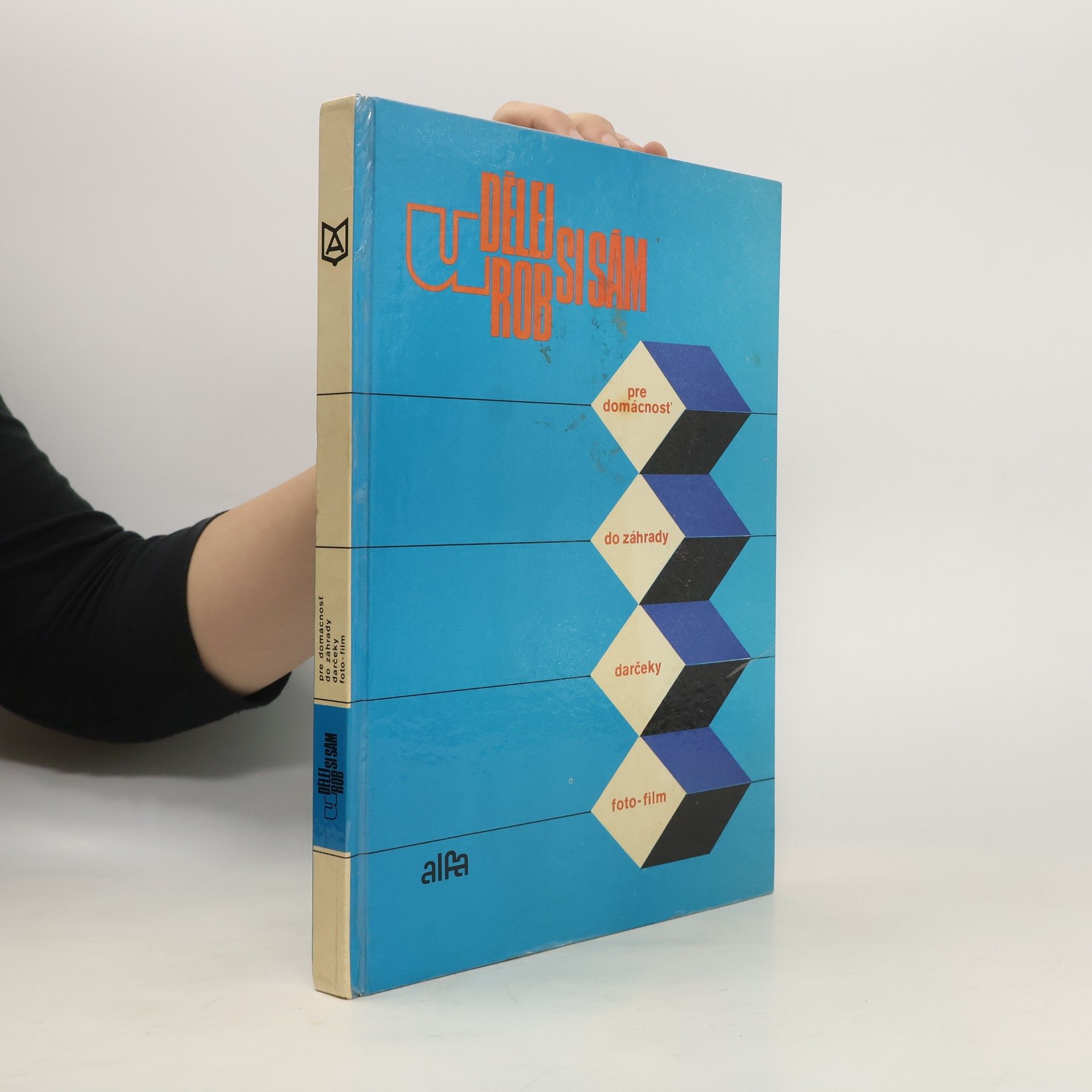 Collectif d'auteurs Urob si sám