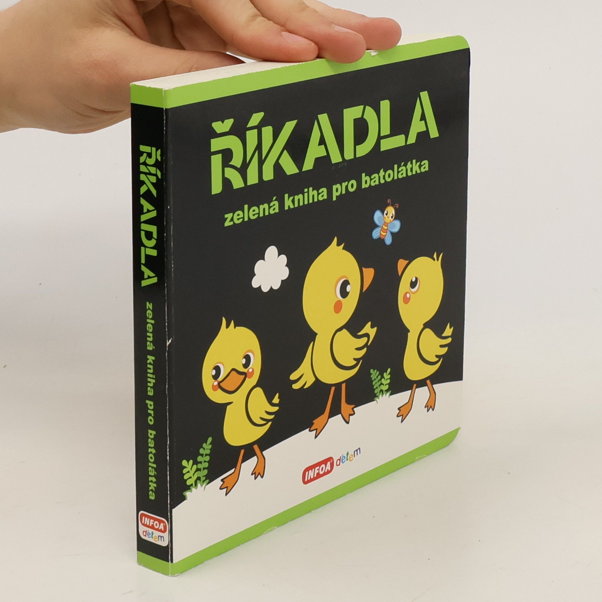 kolektiv Říkadla. Zelená kniha pro batolátka