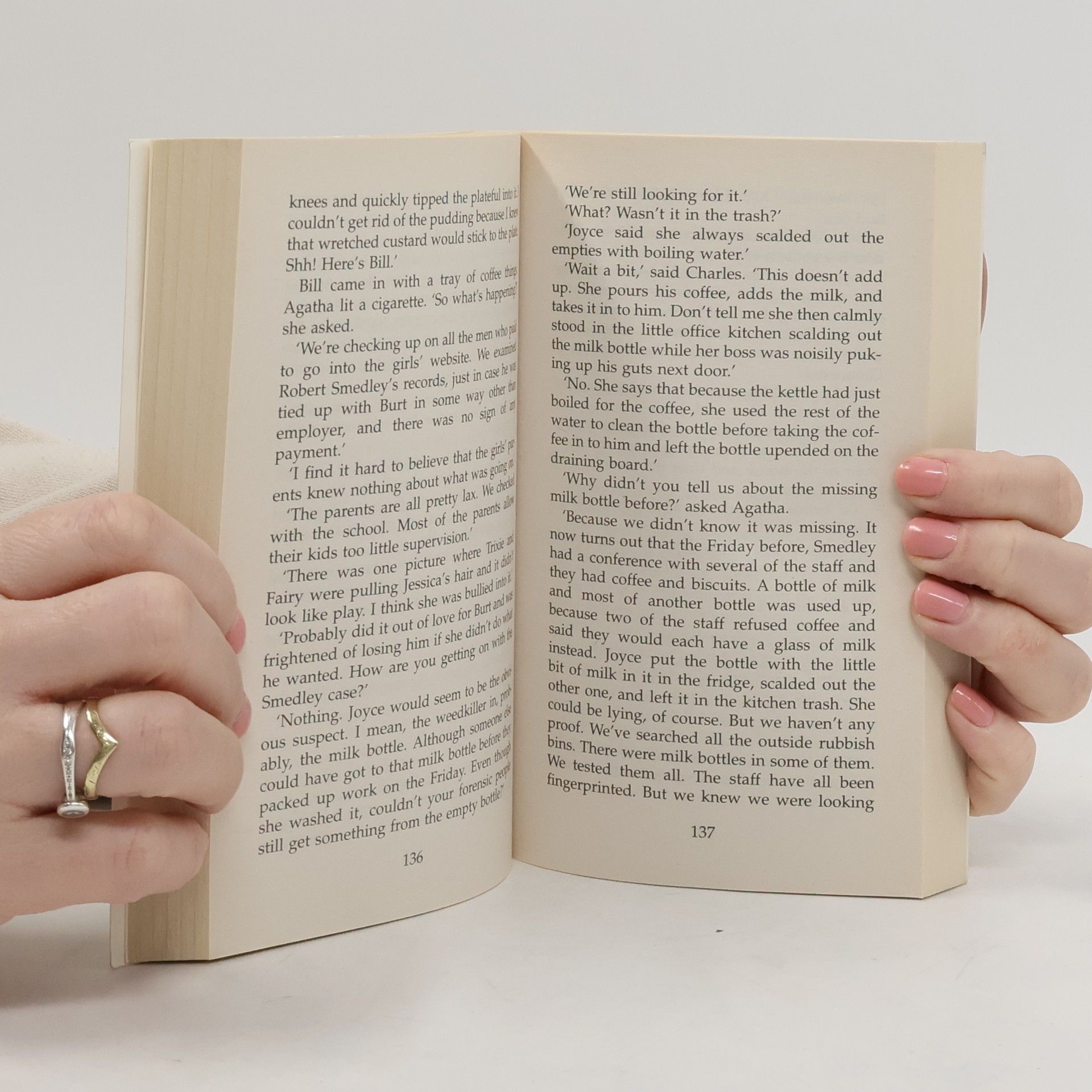 Marion Chesney Agatha Raisin and the Perfect Paragon