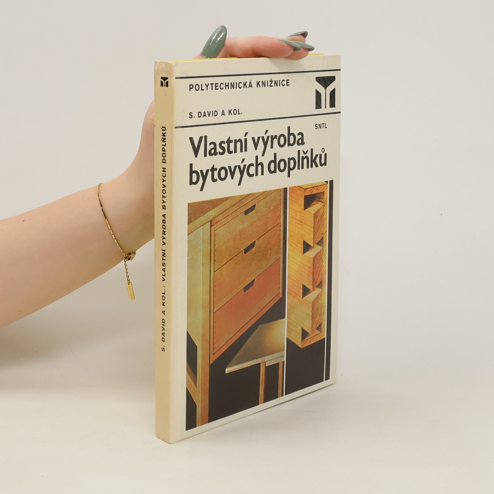kolektiv Vlastní výroba bytových doplňků