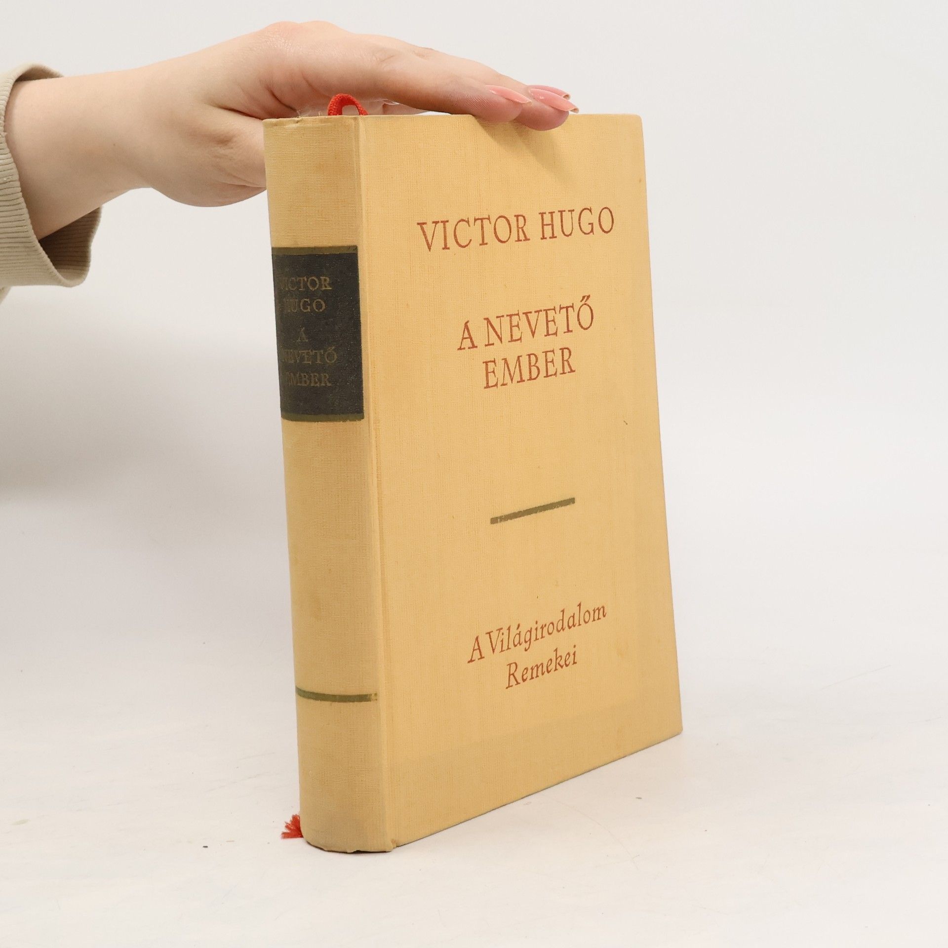 Victor Hugo Á Nevetö Ember