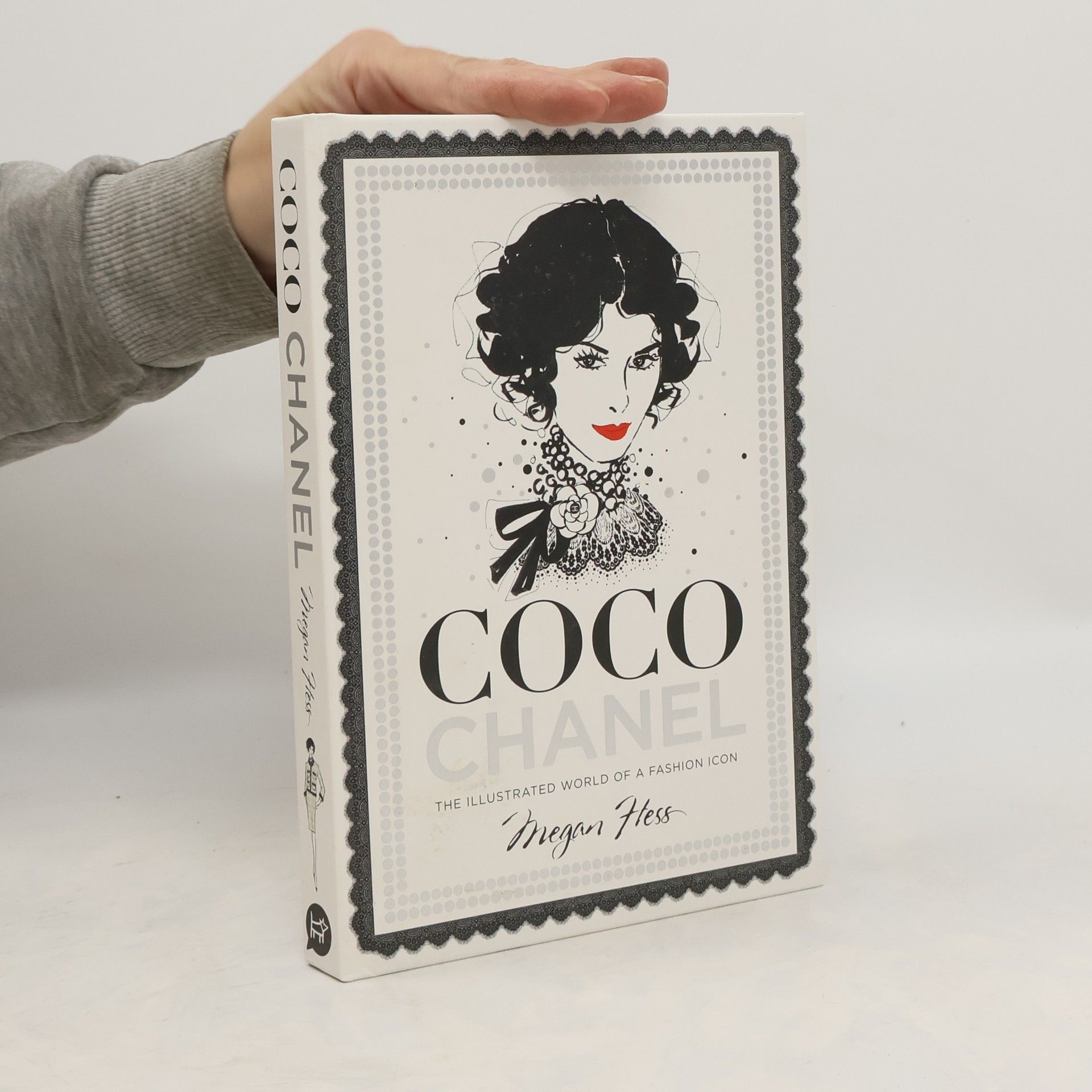 Megan Hess Coco Chanel: the illustrated world of a fashion icon