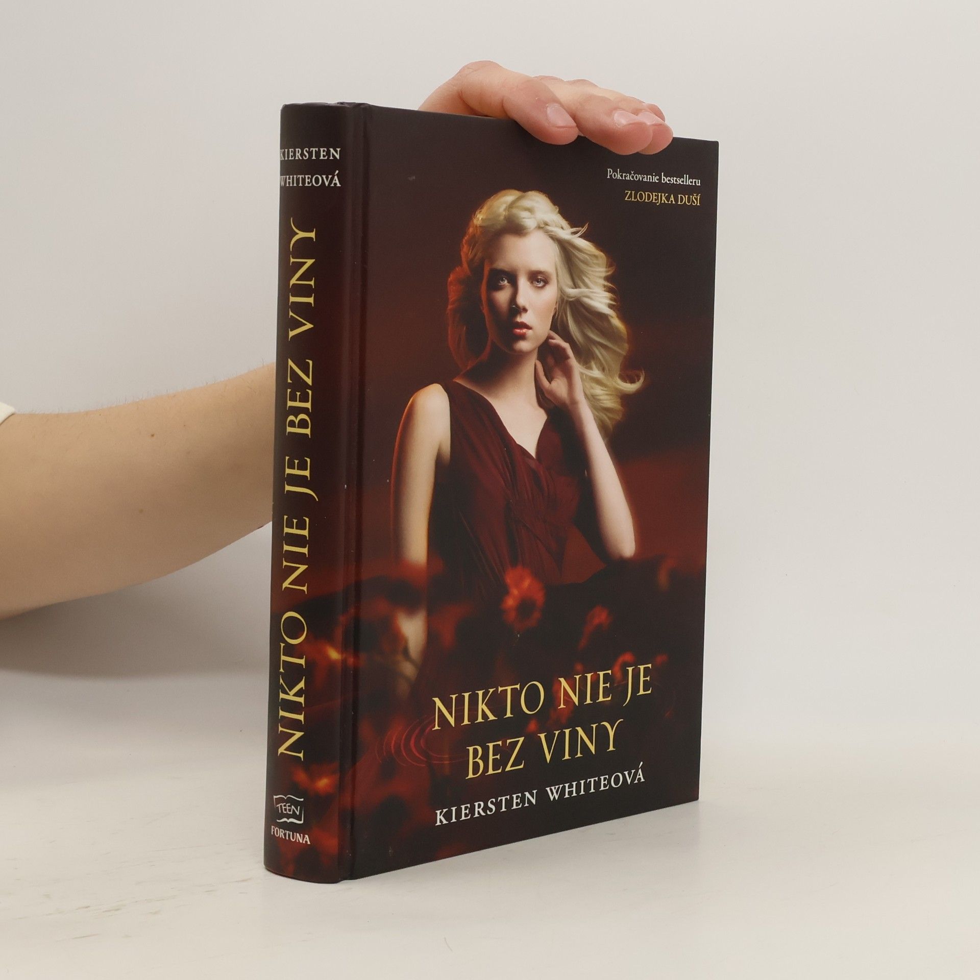 Kiersten White Nikto nie je bez viny